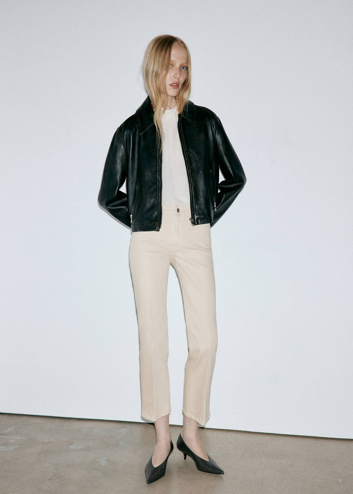 Sienna flared cropped jeans — Sand