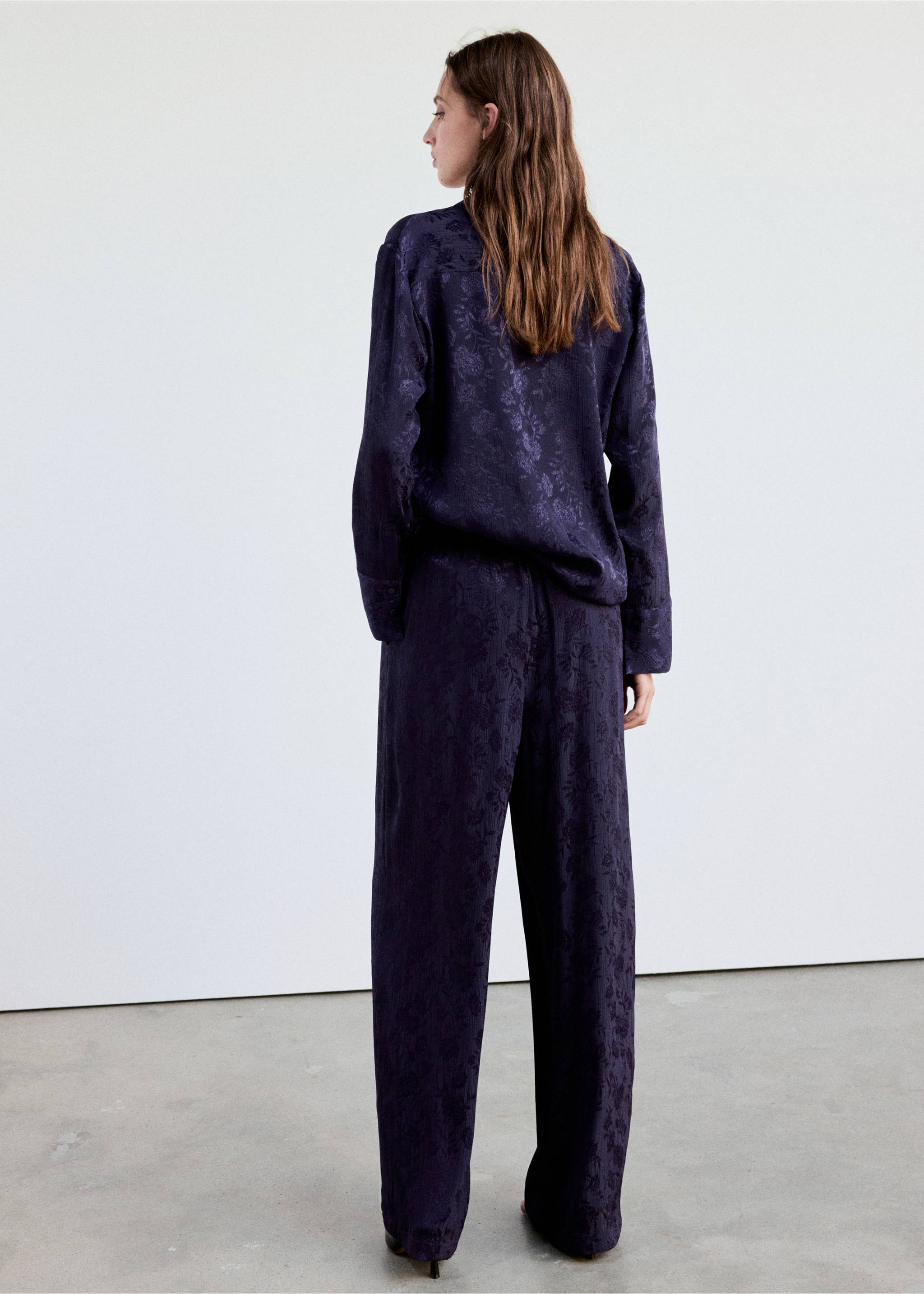 Devoré pleated trousers - Reverse of the article, Blue. Ref: 37077114-00.