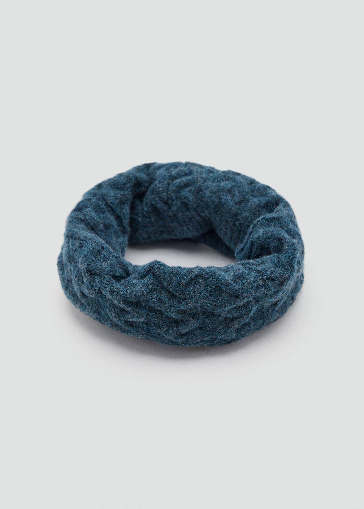 Knitted braided scarf — Blue