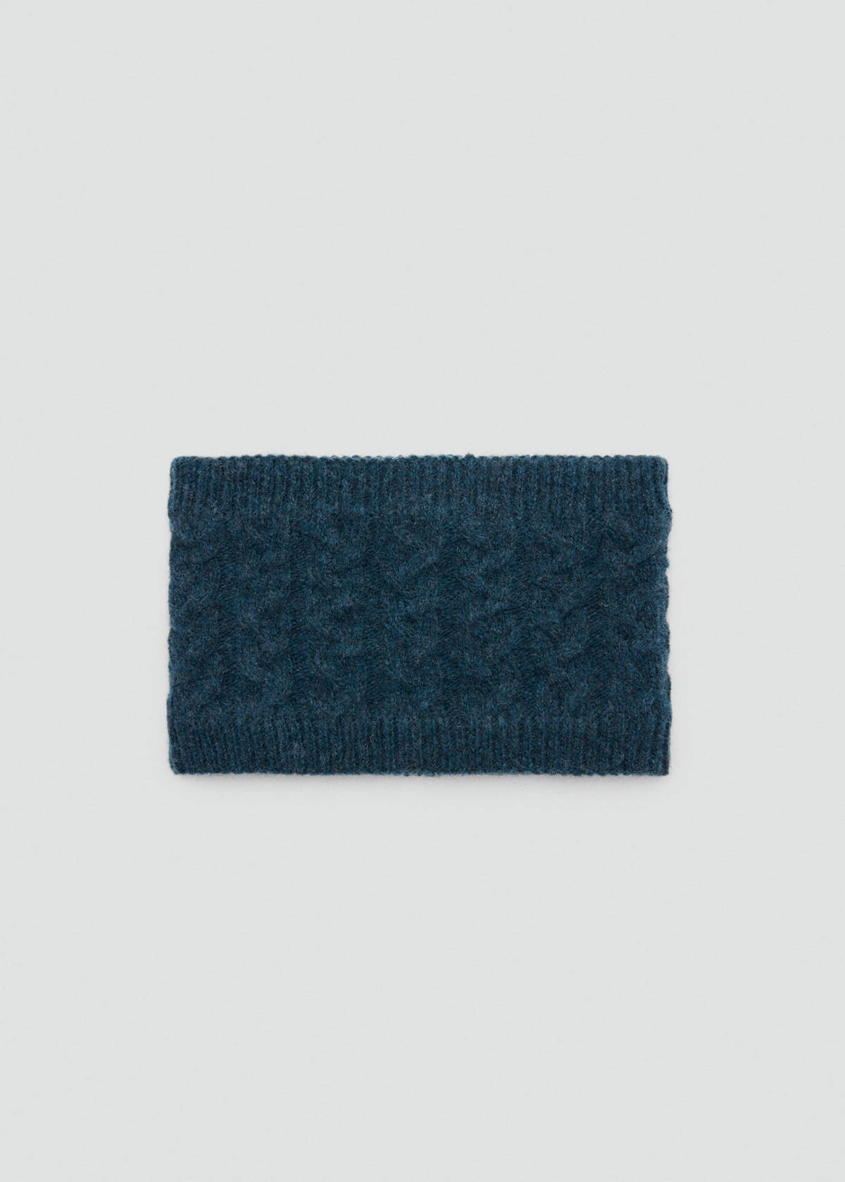 Knitted braided scarf — Blue
