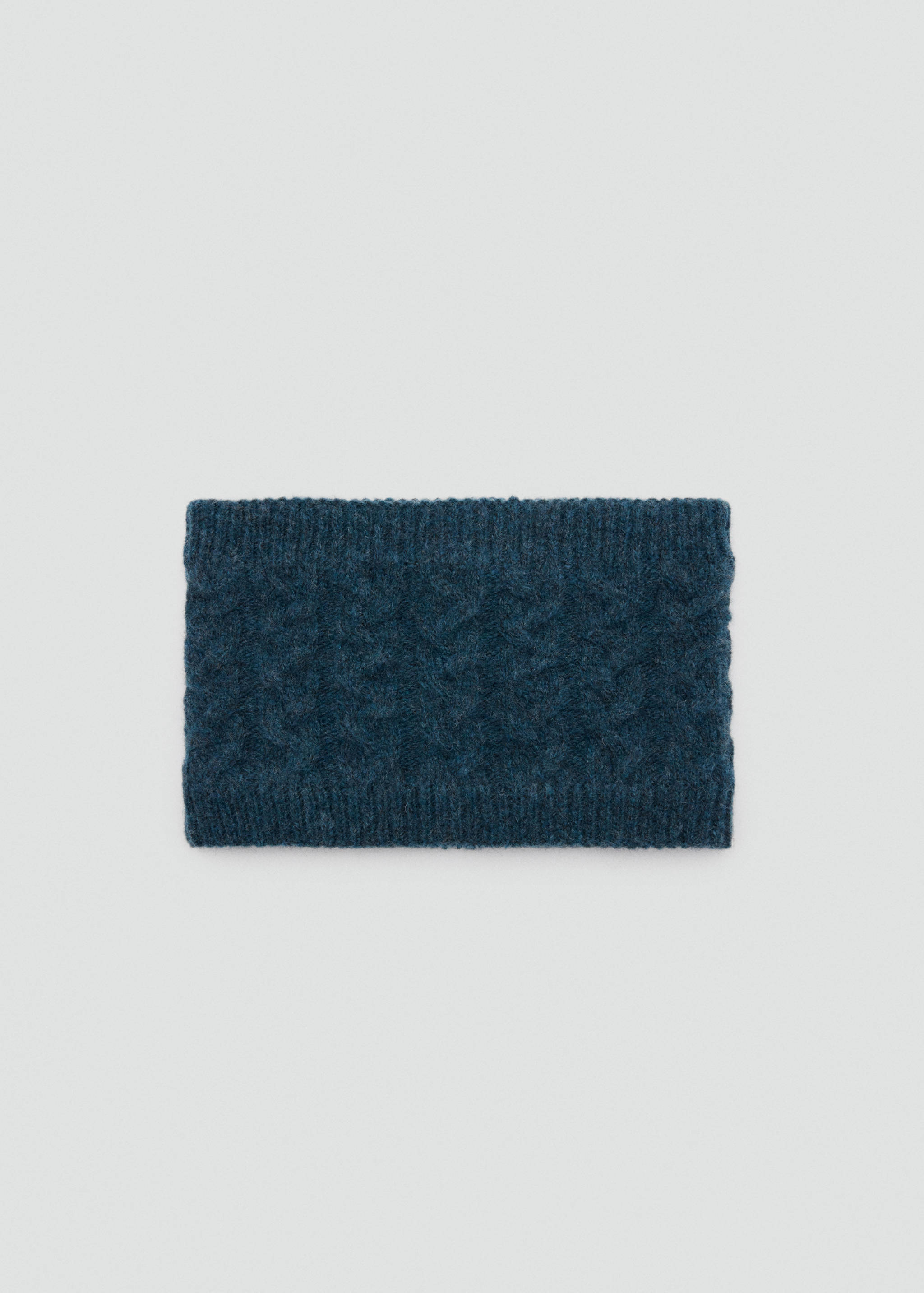 Strickschal mit Zopfmuster - Artikel ohne Model