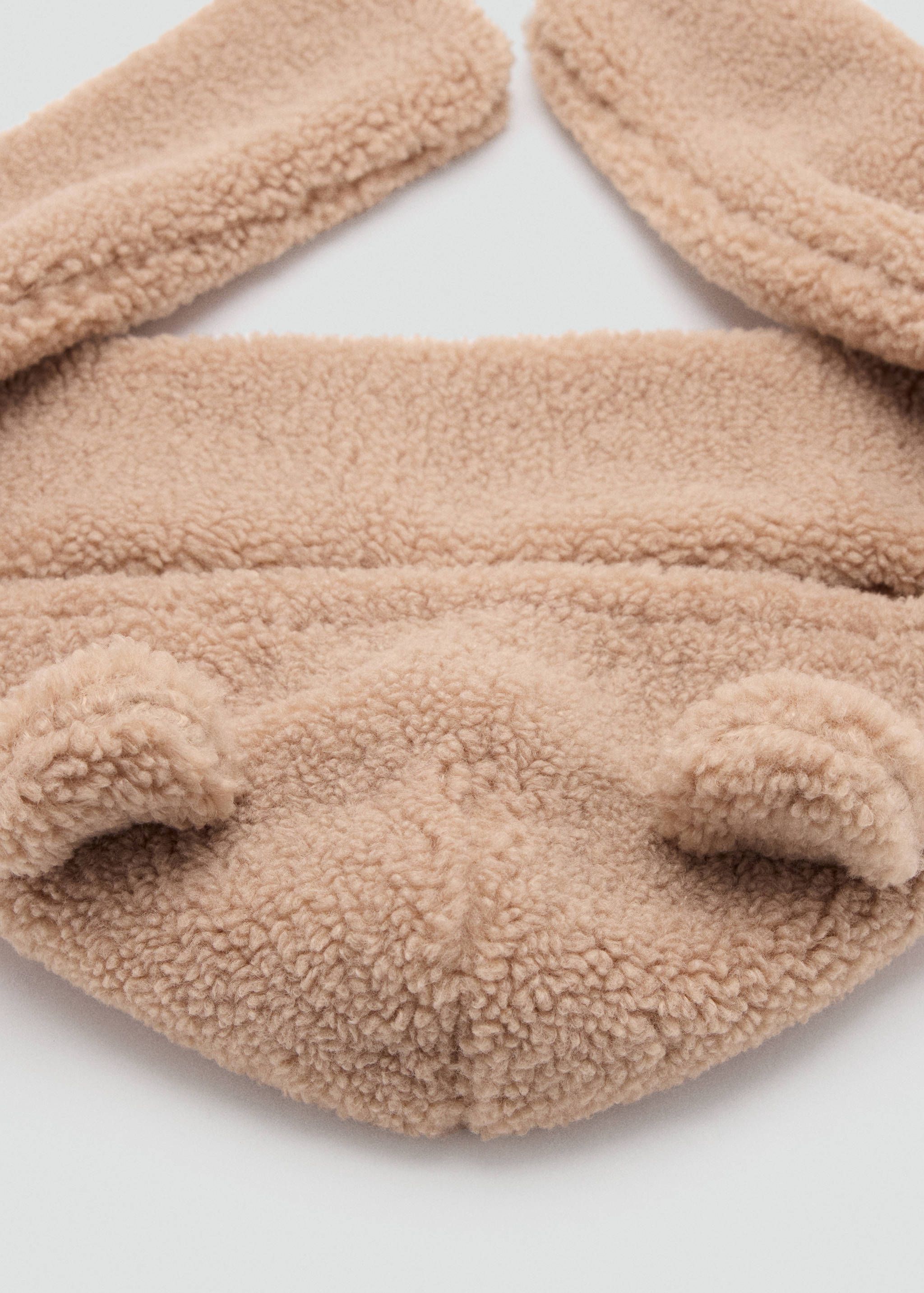 Hat with shearling-effect earmuffs - Details of the article 1