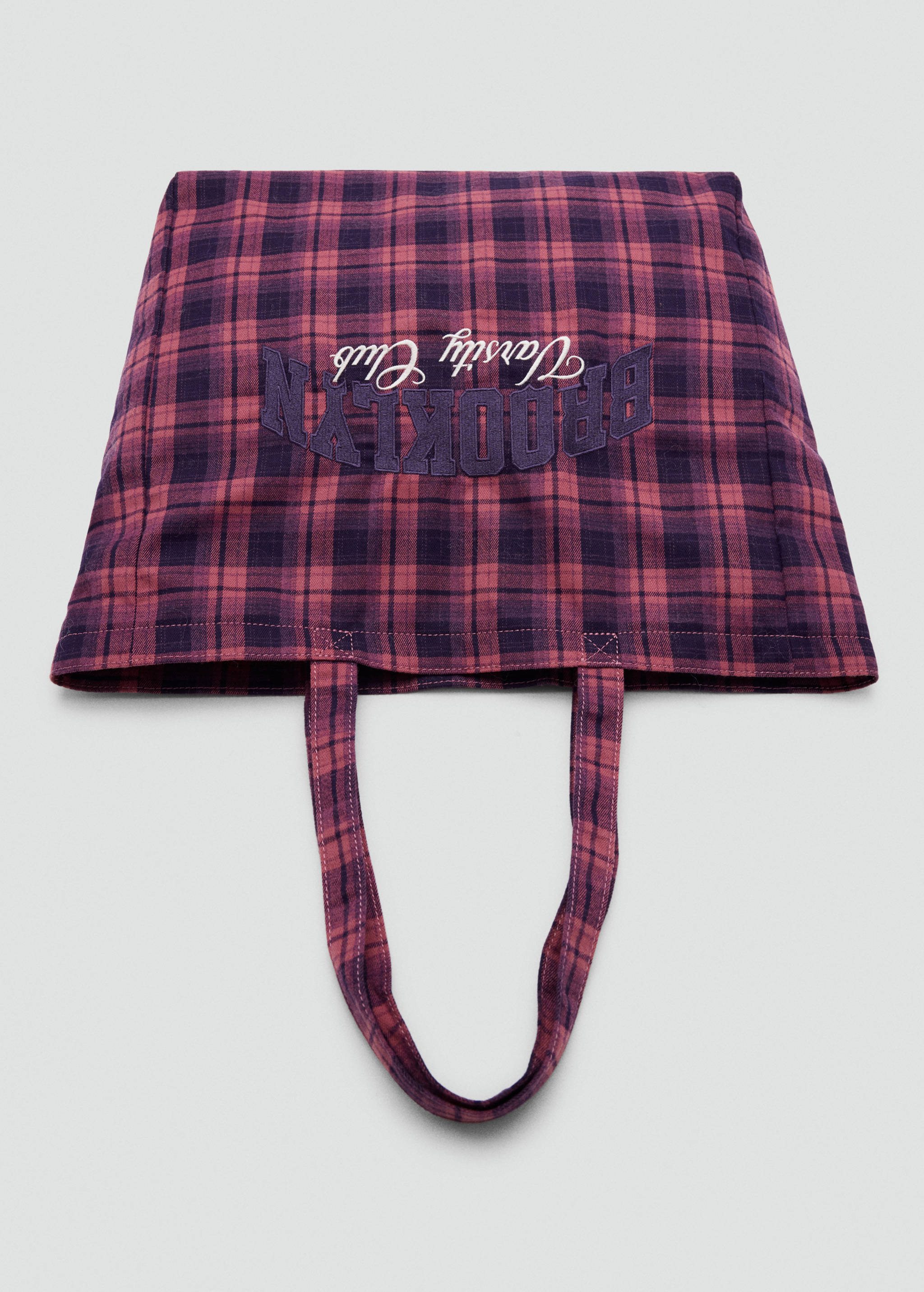 Check tote bag with embroidered text - Details of the article 2