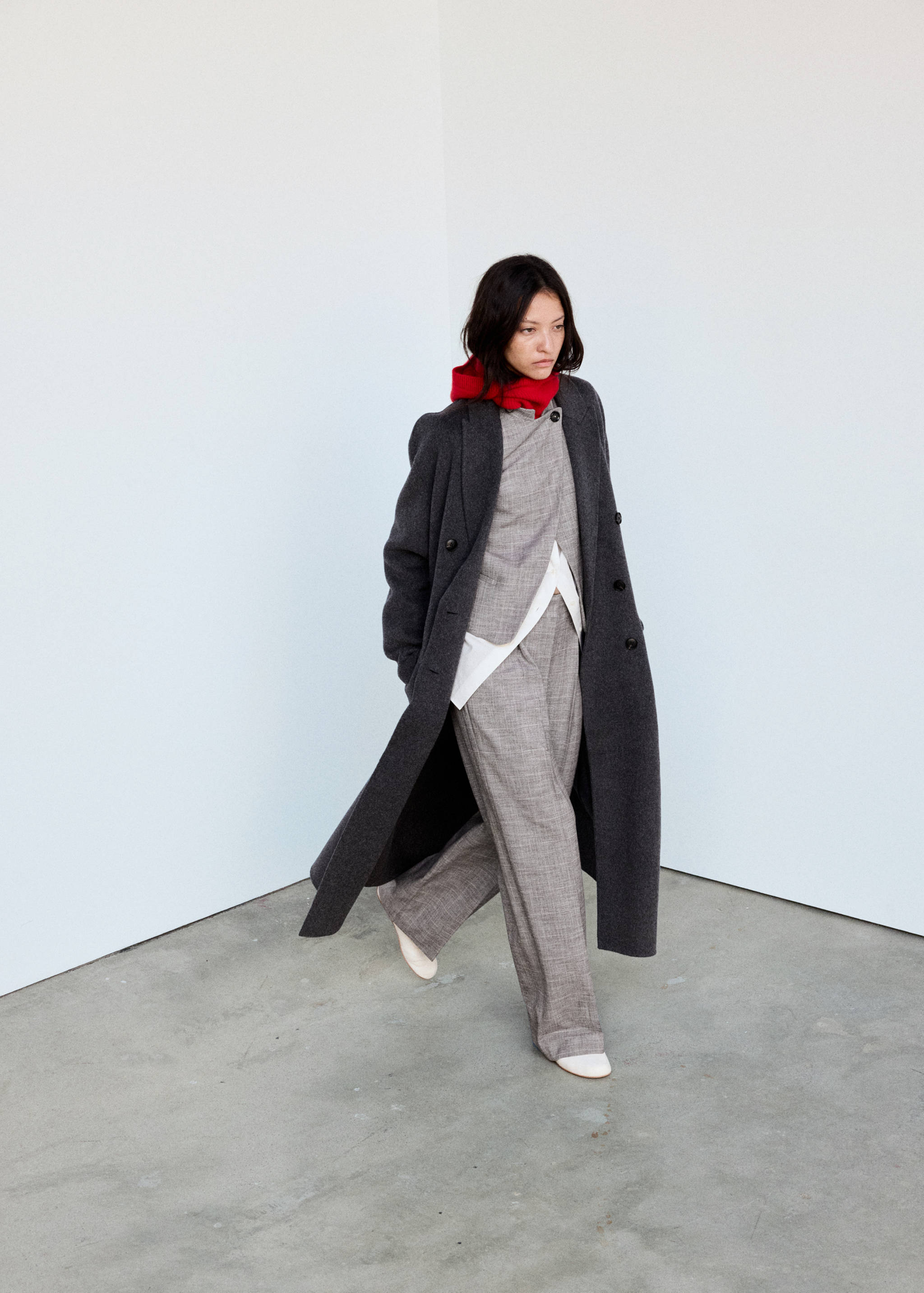 Straight checked trousers - Details of the article 3