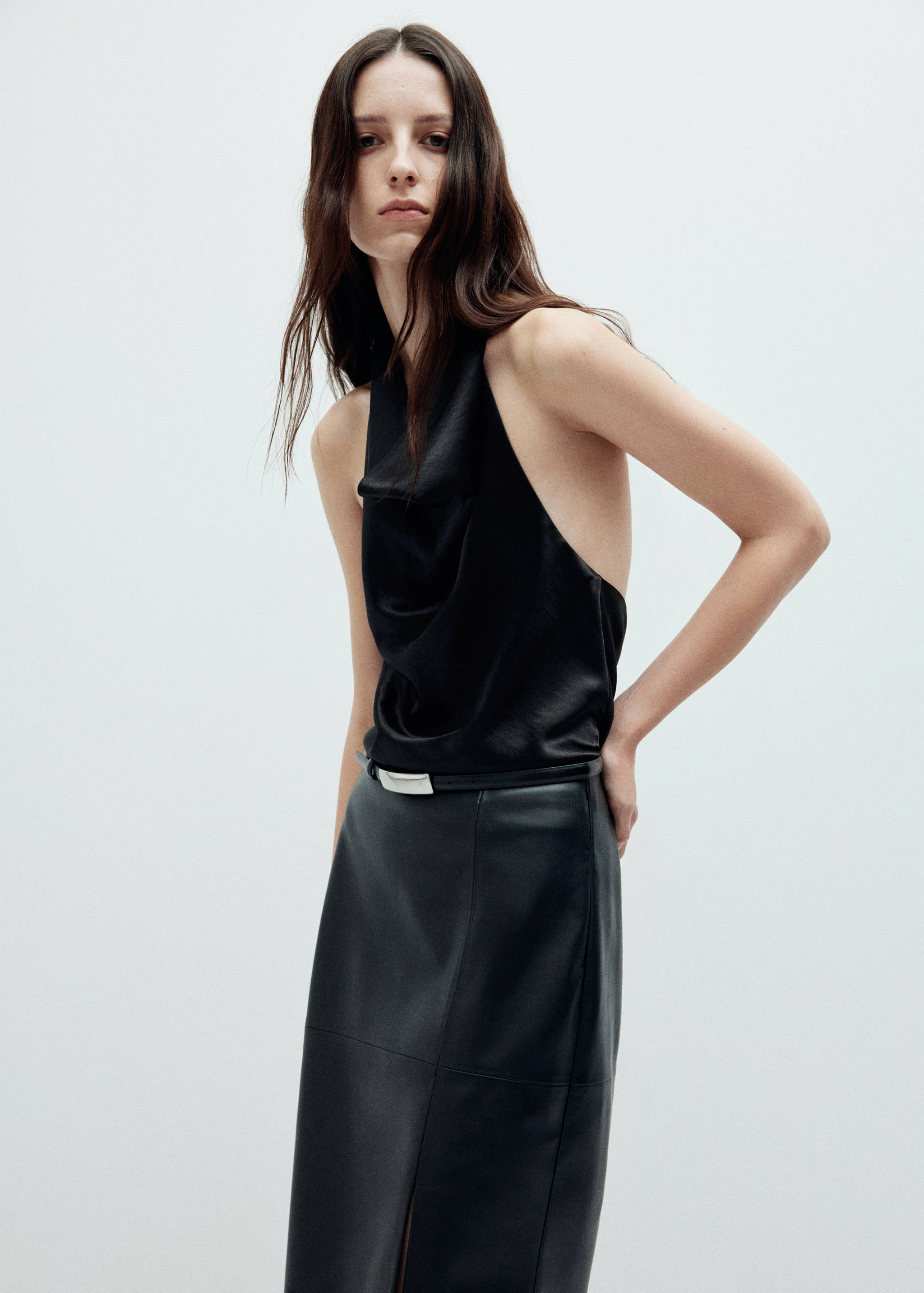 Halter top with a draped neckline - Details of the article 1