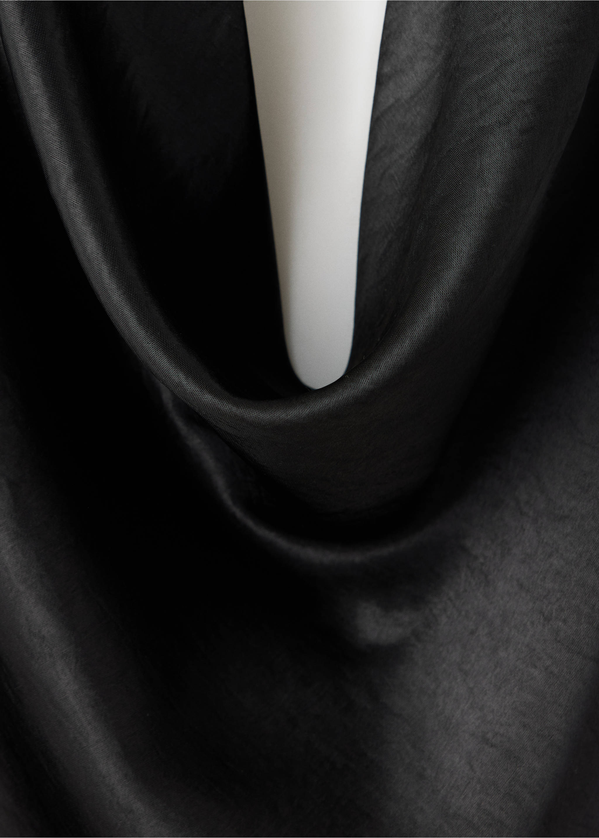 TOP LOP - Details of the article 8, Black. Ref: 37077780-00.
