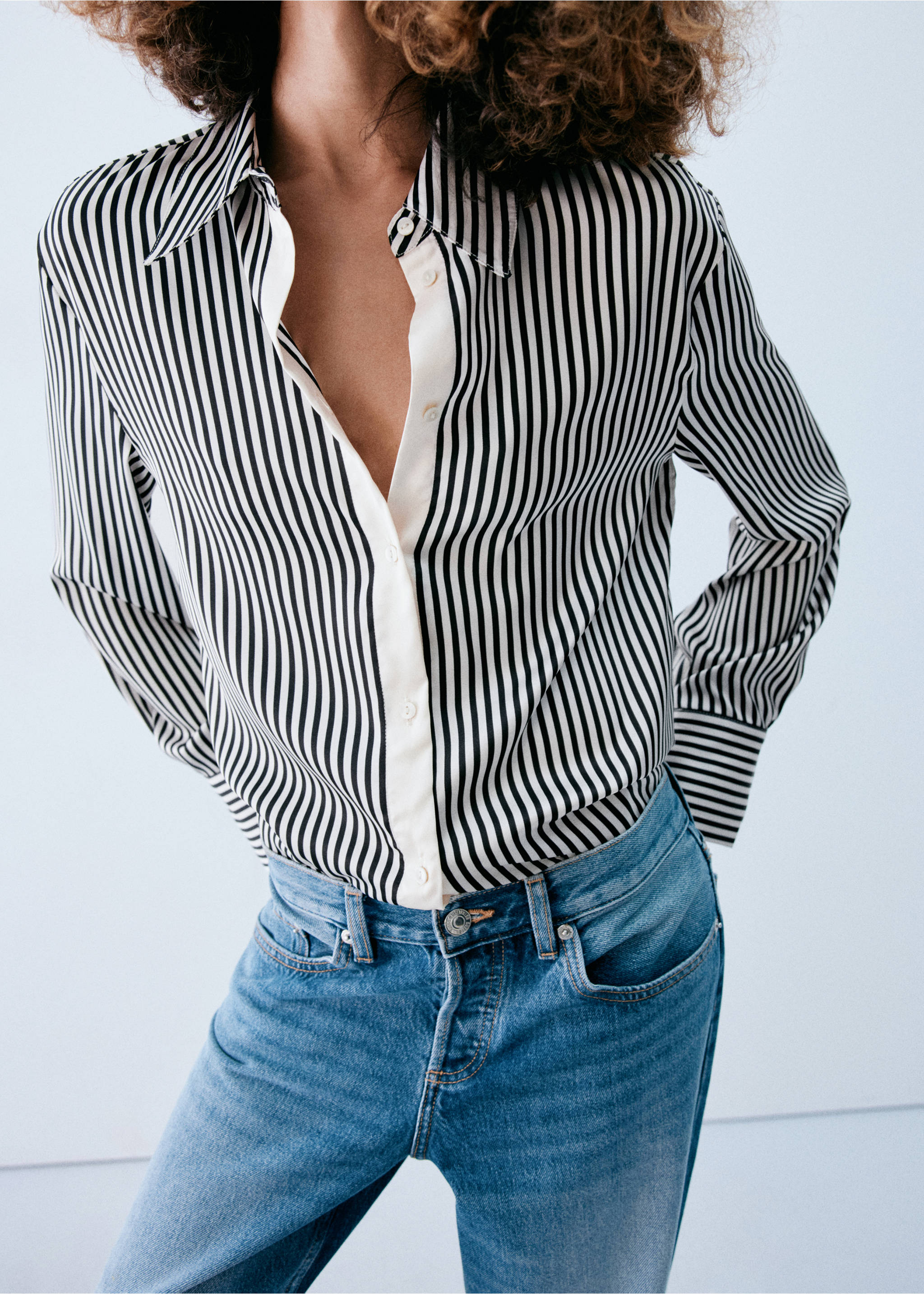 Regular fit striped shirt - Details of the article 3, Black. Ref: 37077781-00.