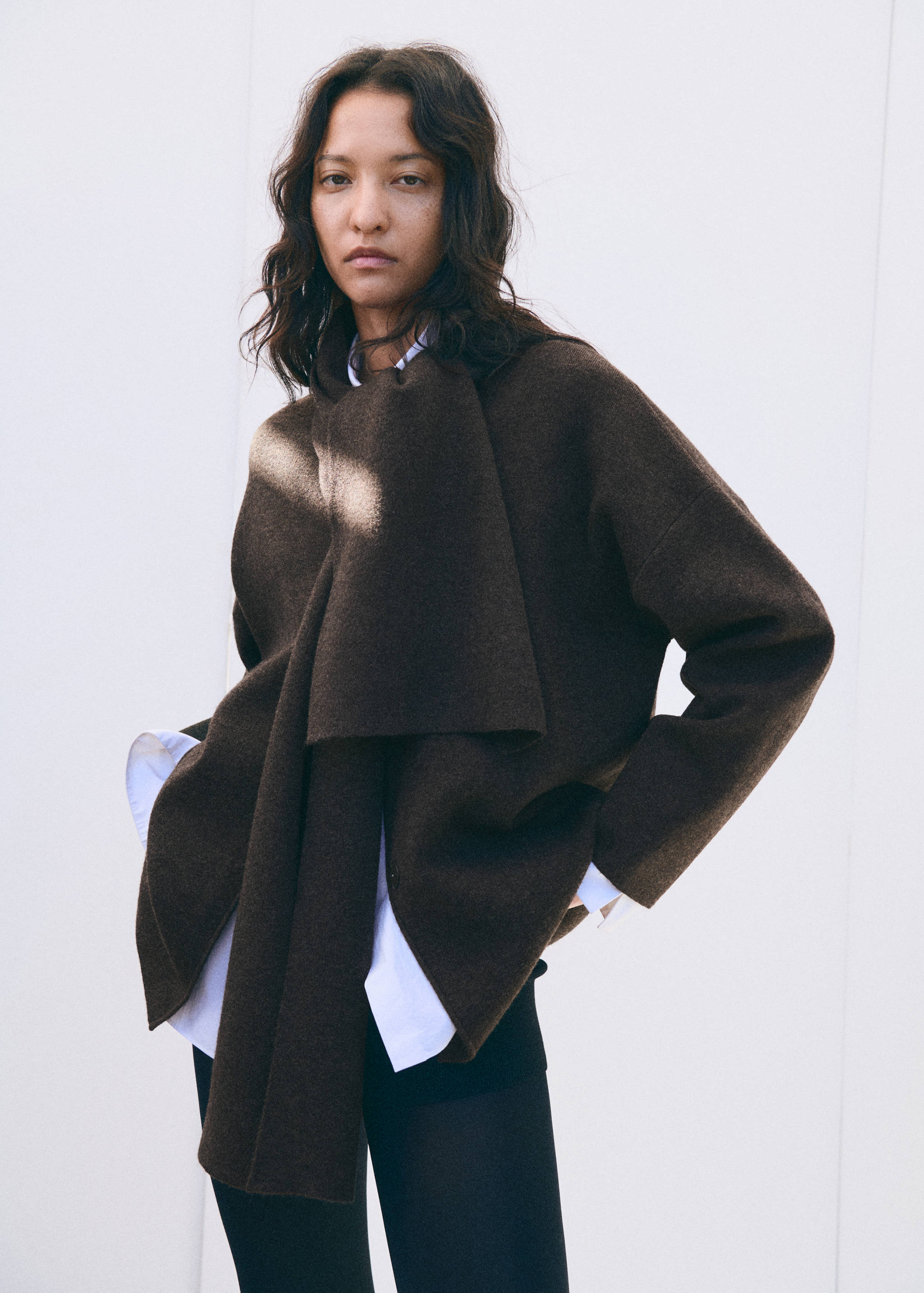 Manteau maille écharpe amovible - Plan moyen