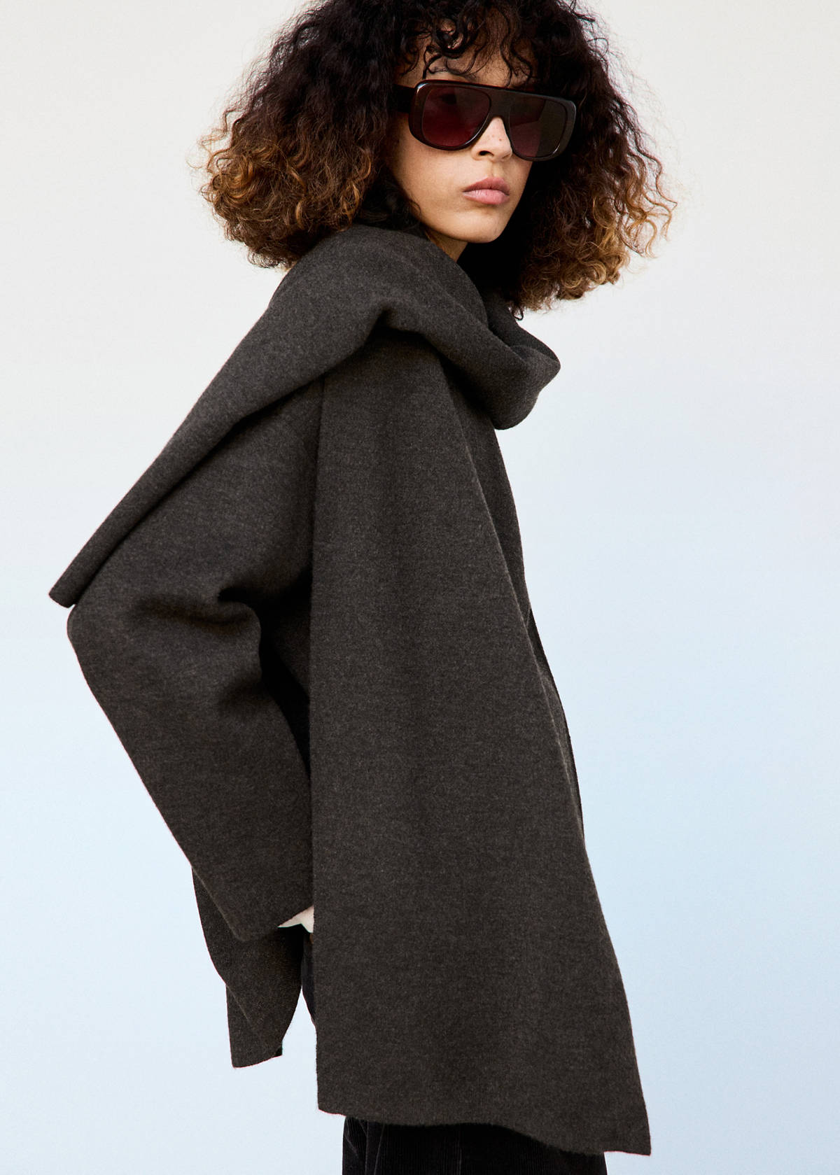 Knitted coat with detachable scarf — Brown