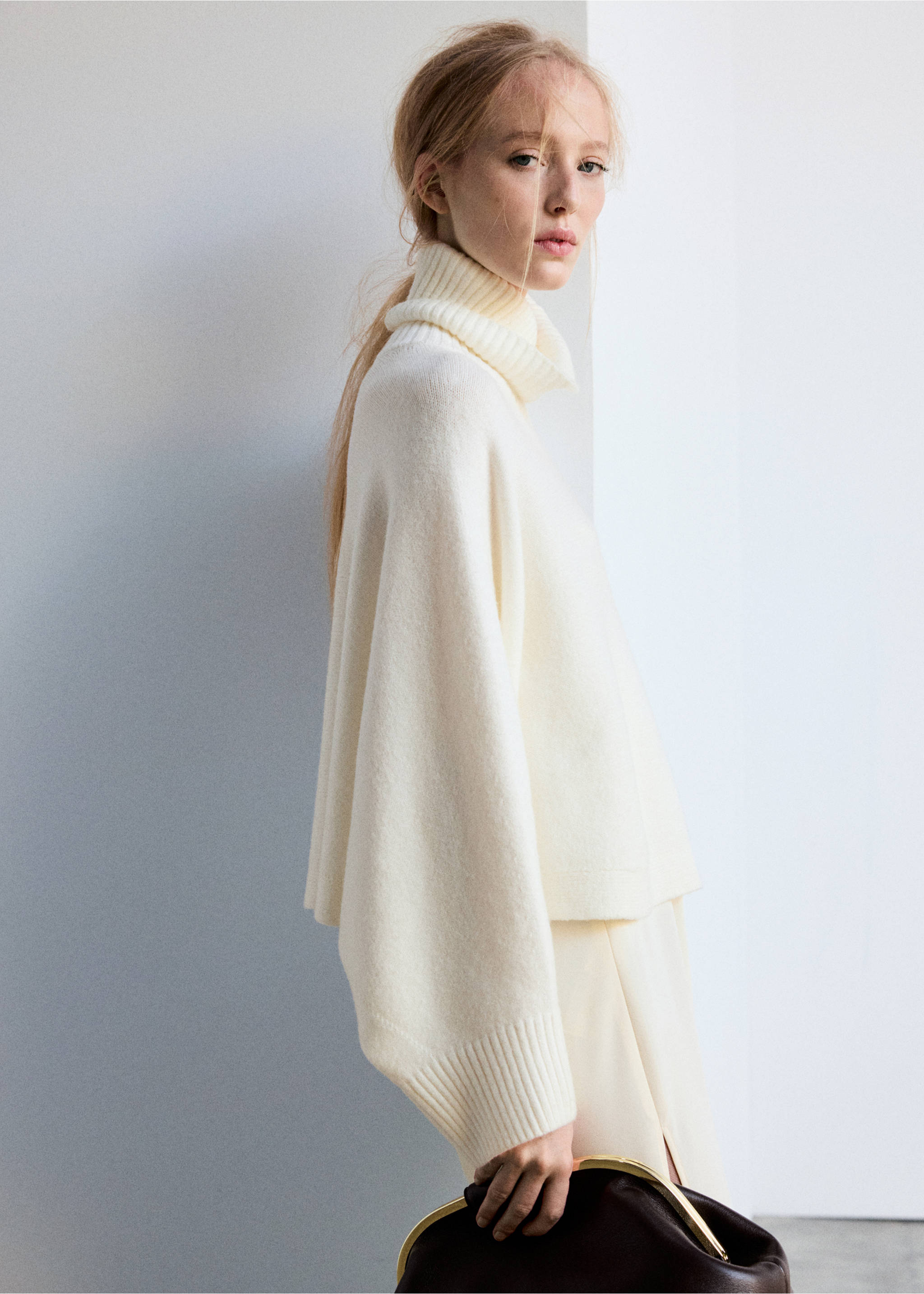Off-white knitted cape with a roll neck and wide sleeves., Off White. Ref: 37077789-00.