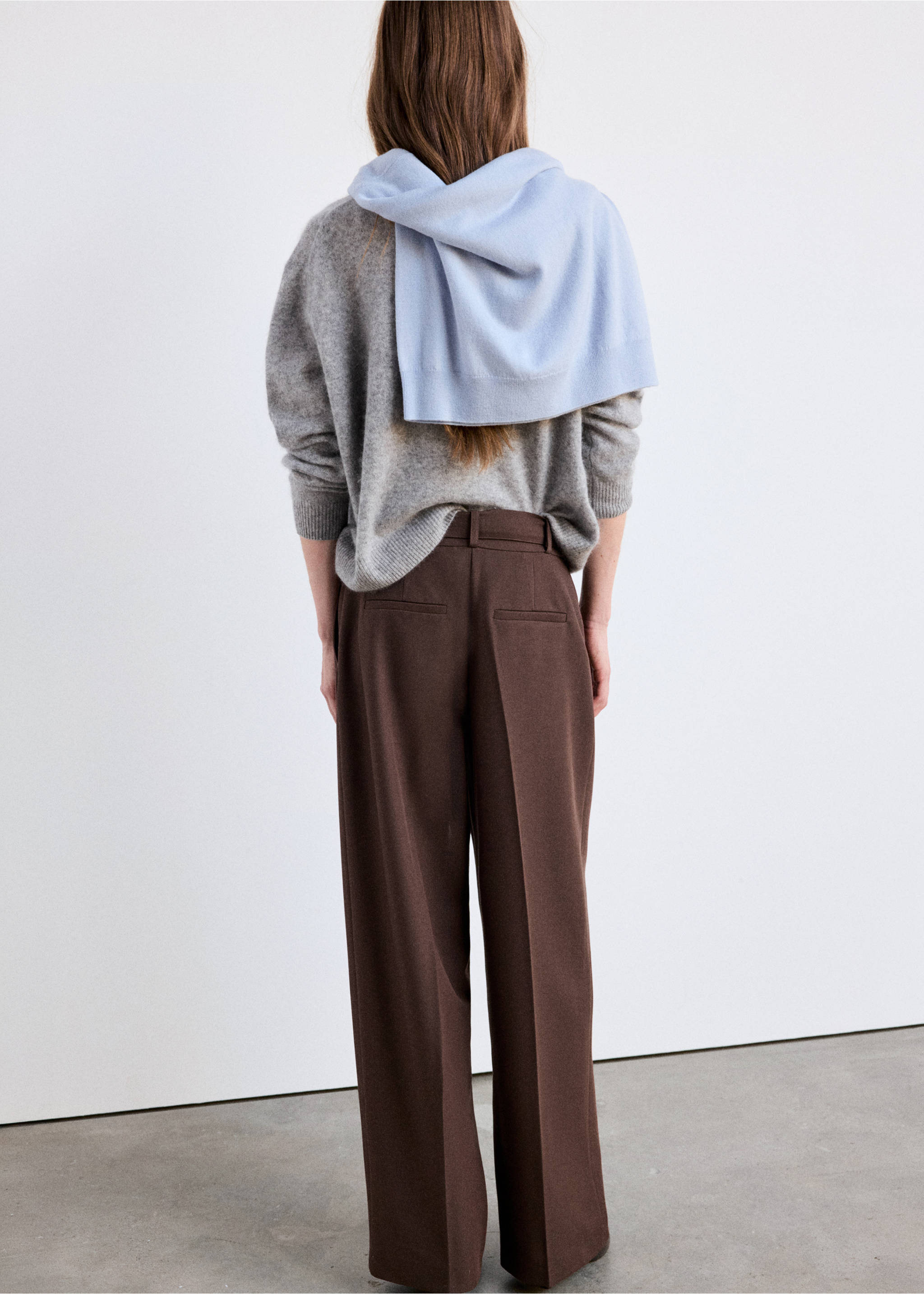 Wide leg trousers with belt - Reverse of the article, Brown. Ref: 37077790-00.