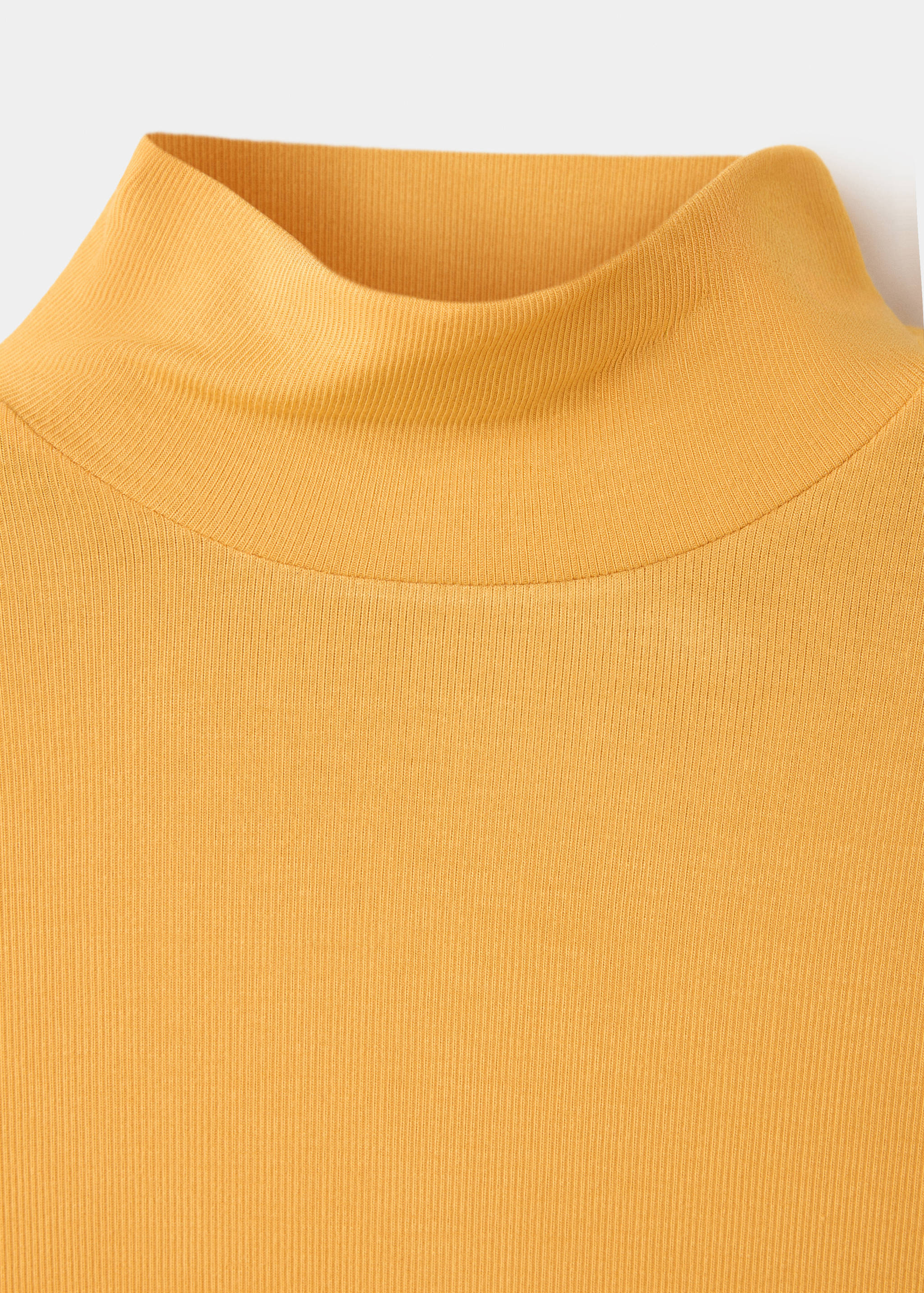 T-shirt côtelé col roulé - Détail de l'article 8