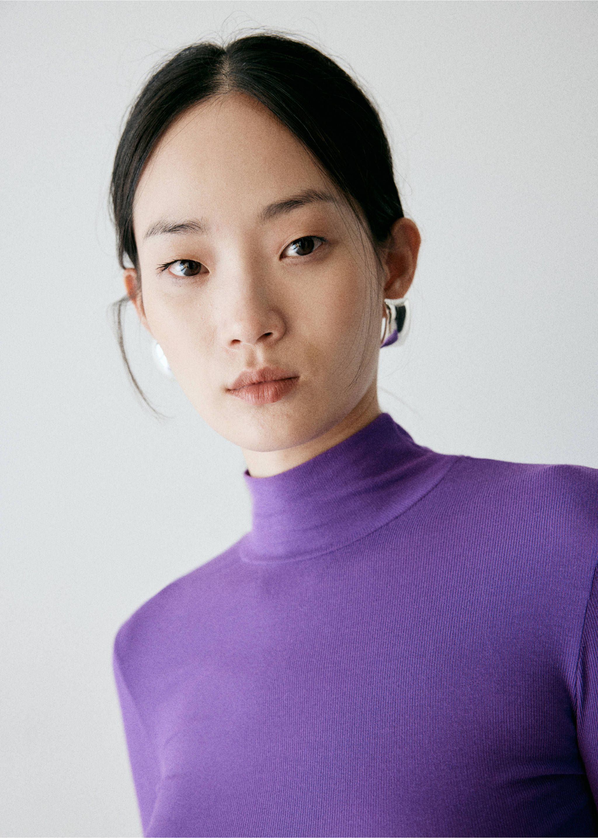 Ribbed high neck t-shirt - Details of the article 1, Lilac. Ref: 37077792-00.