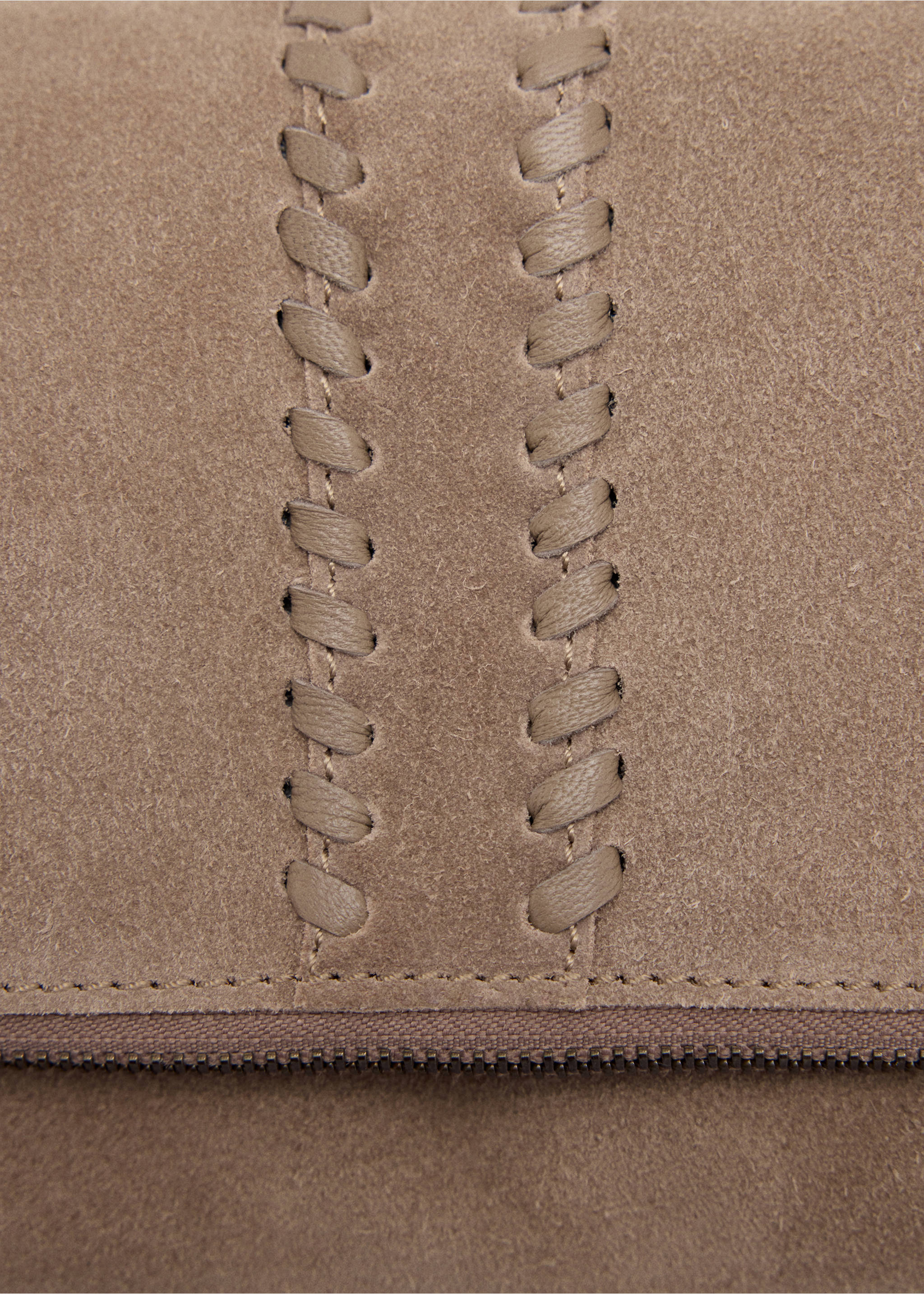 Suede leather bag with braided detail - Details of the article 1, Sand. Ref: 37077799-00.