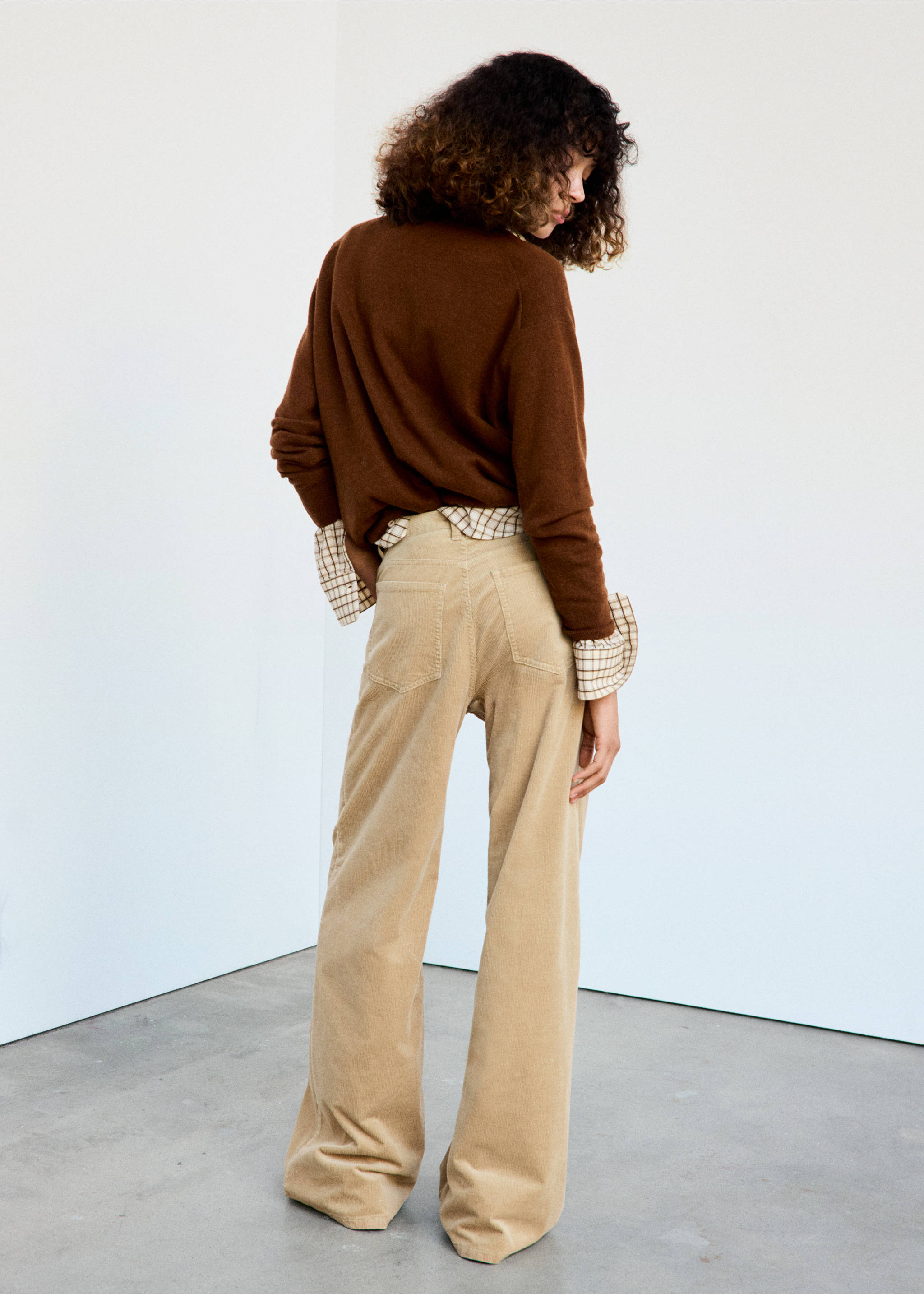 Wideleg corduroy broek - Achterkant van het artikel, Zand. Ref: 37077804-00.