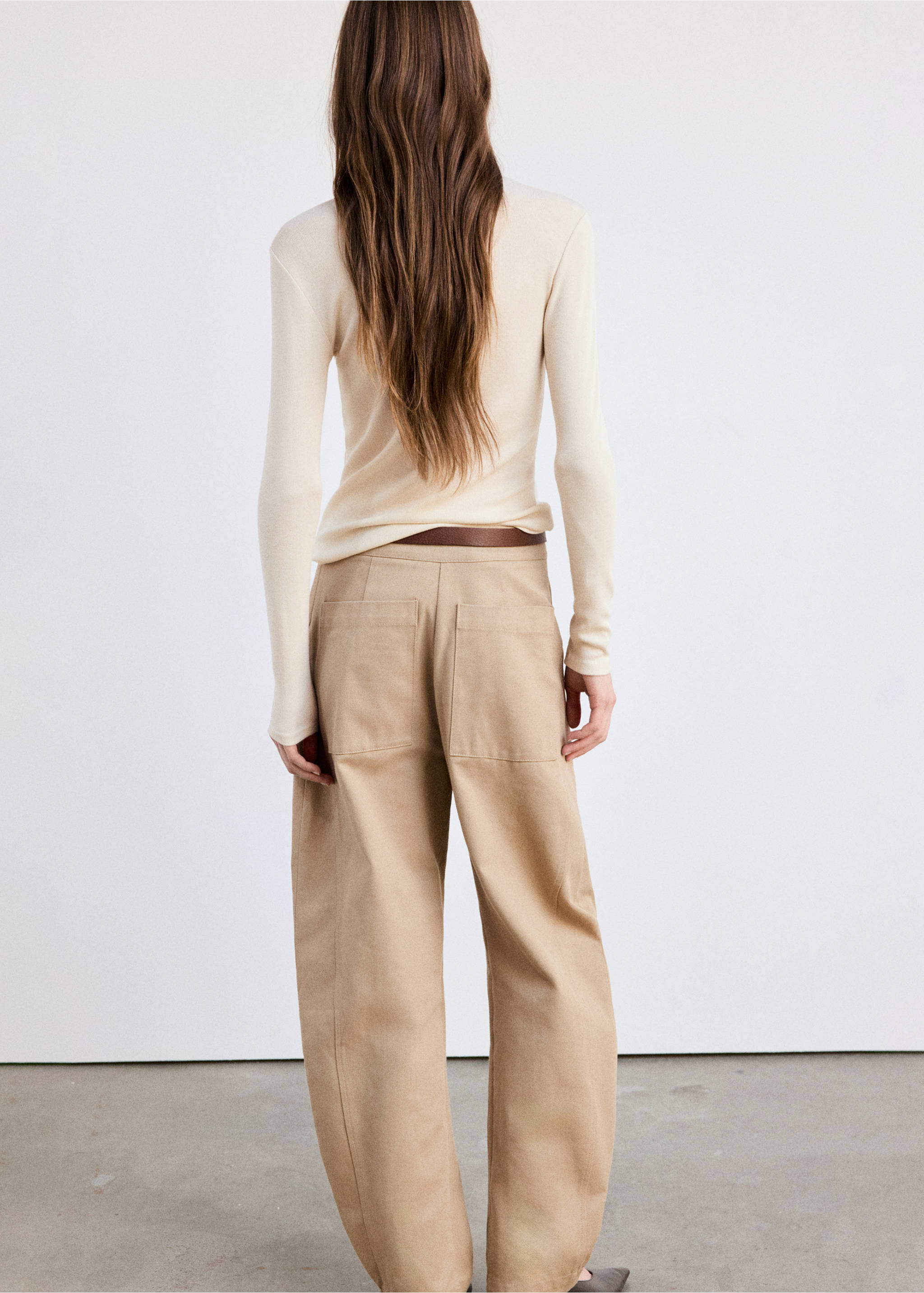 Plain fitted T-shirt - Reverse of the article, Ecru. Ref: 37077806-00.