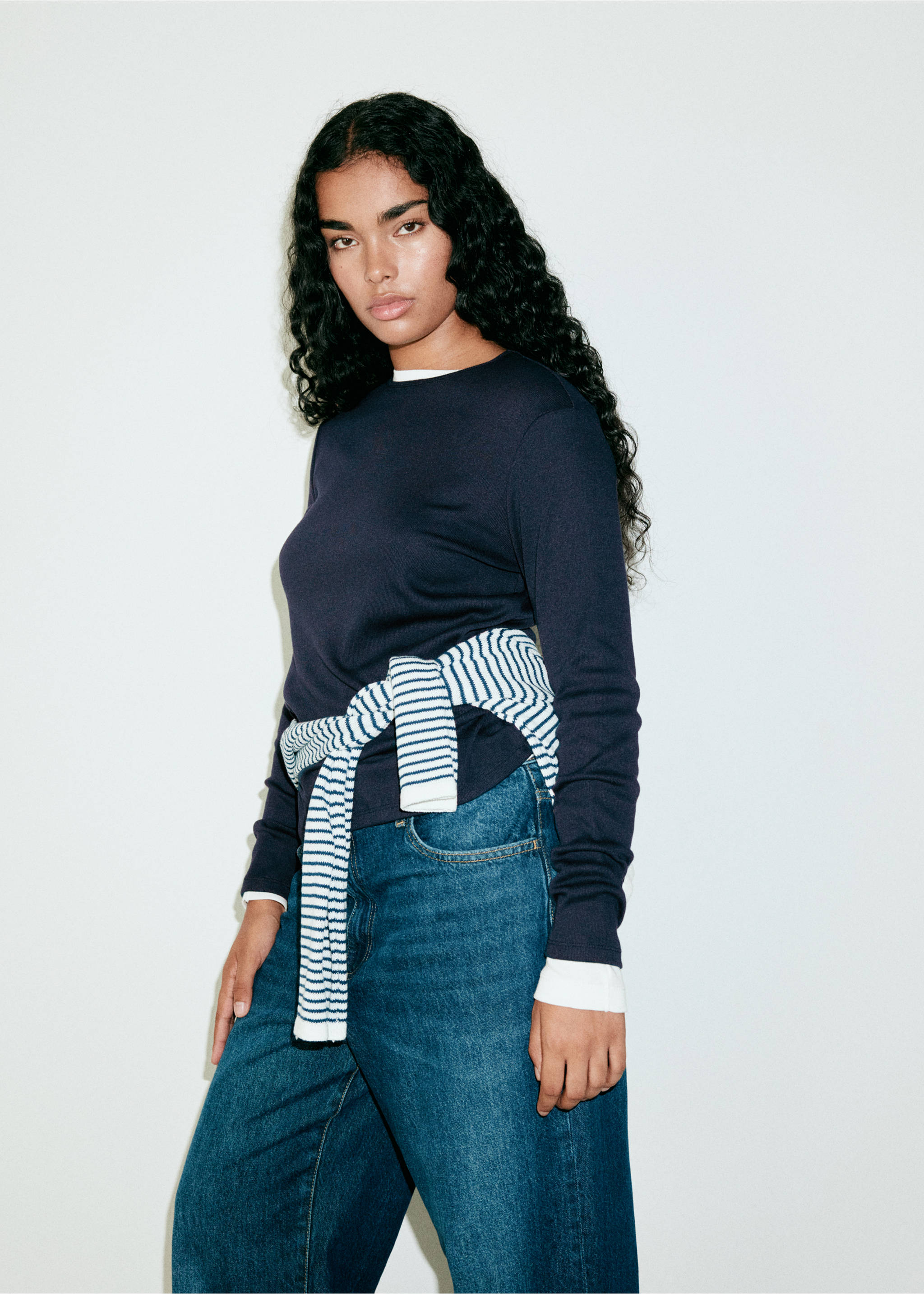 Plain fitted T-shirt - Details of the article 6, Navy. Ref: 37077806-00.