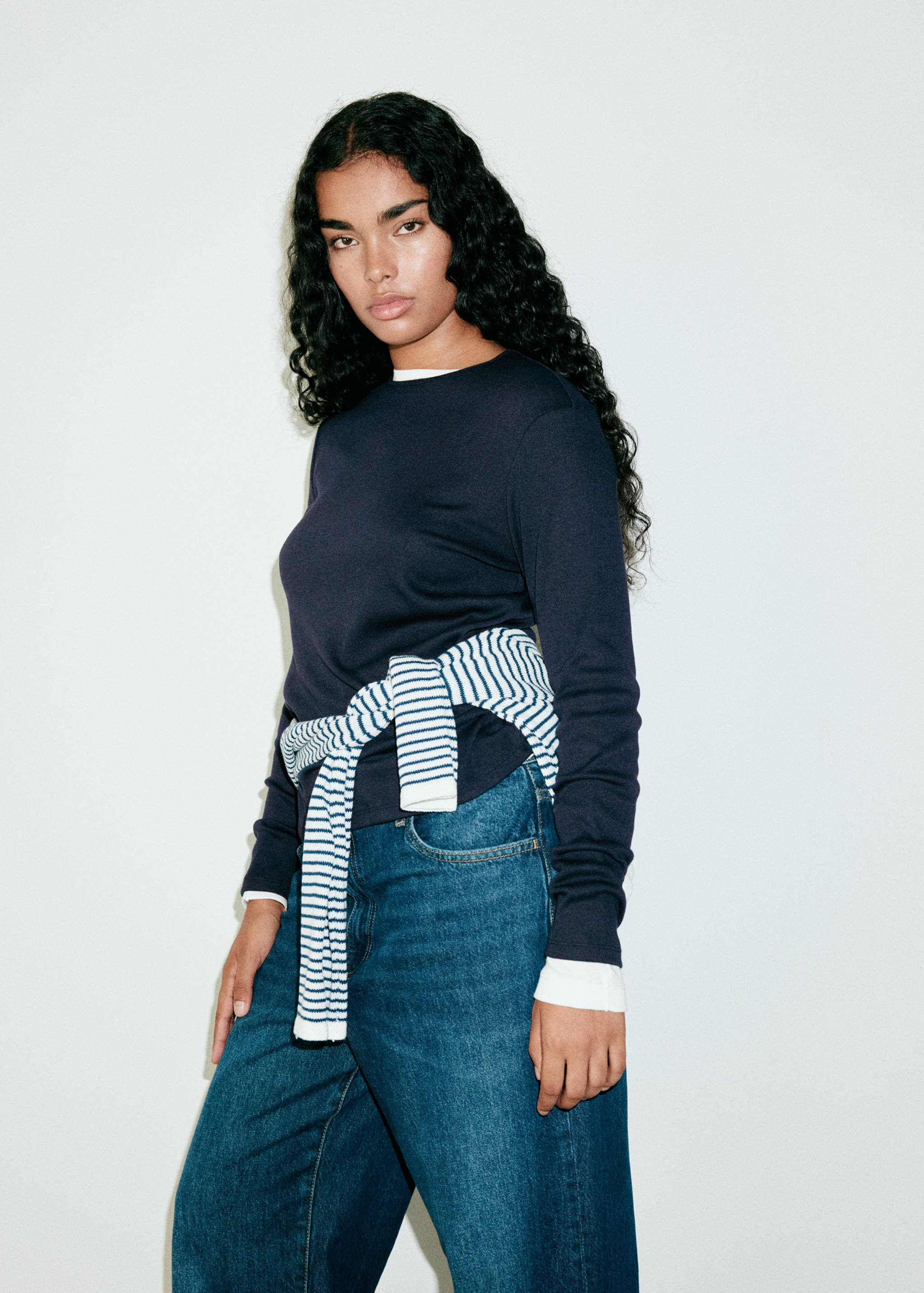 Plain fitted T-shirt - Details of the article 6