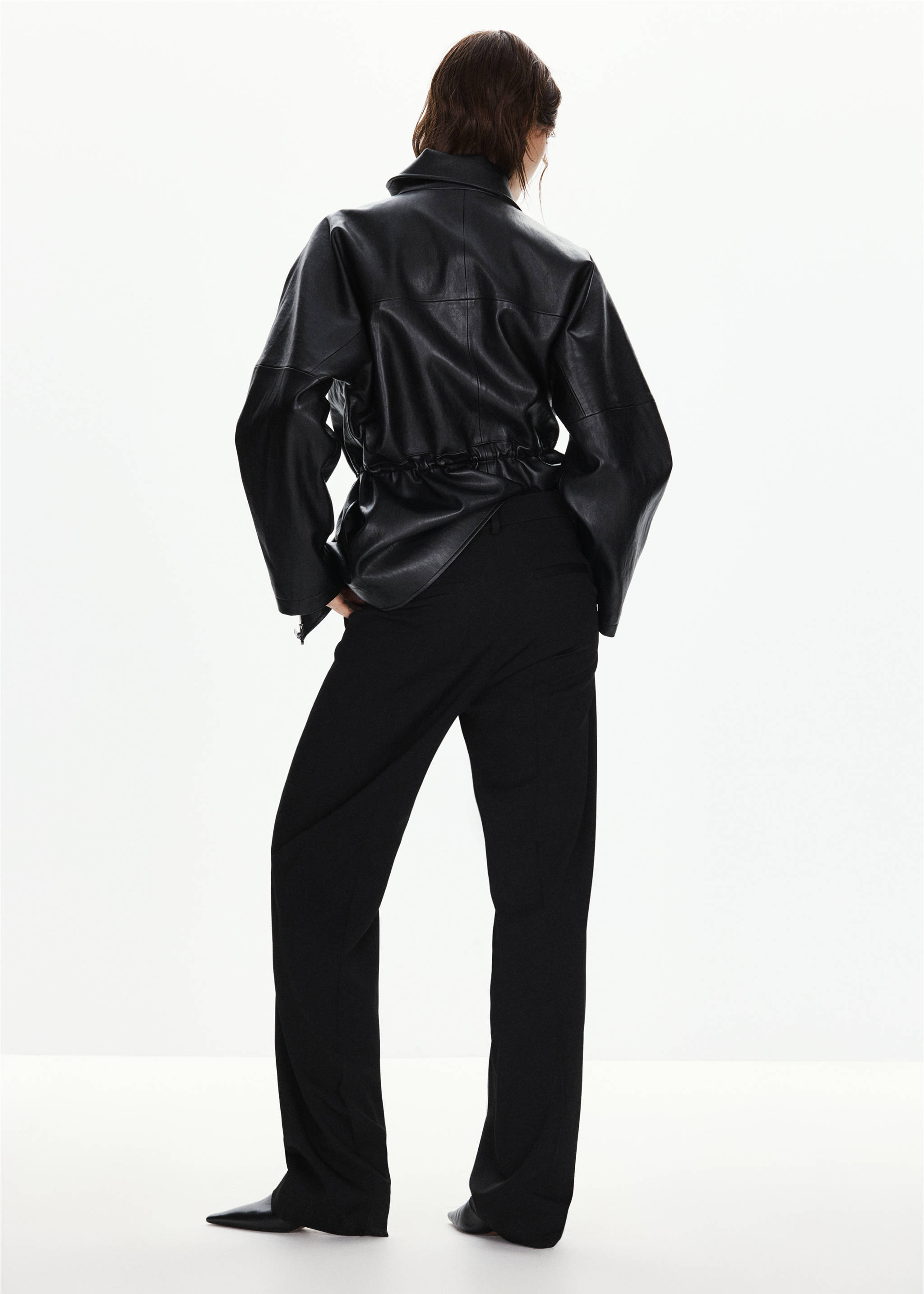 Straight-leg trousers with pressed crease - Reverse of the article, Black. Ref: 37077807-00.
