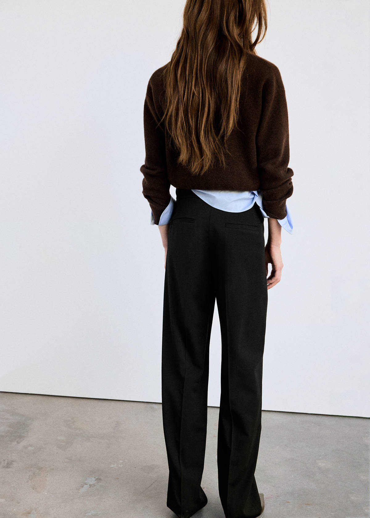 Straight-leg trousers with pressed crease — Black