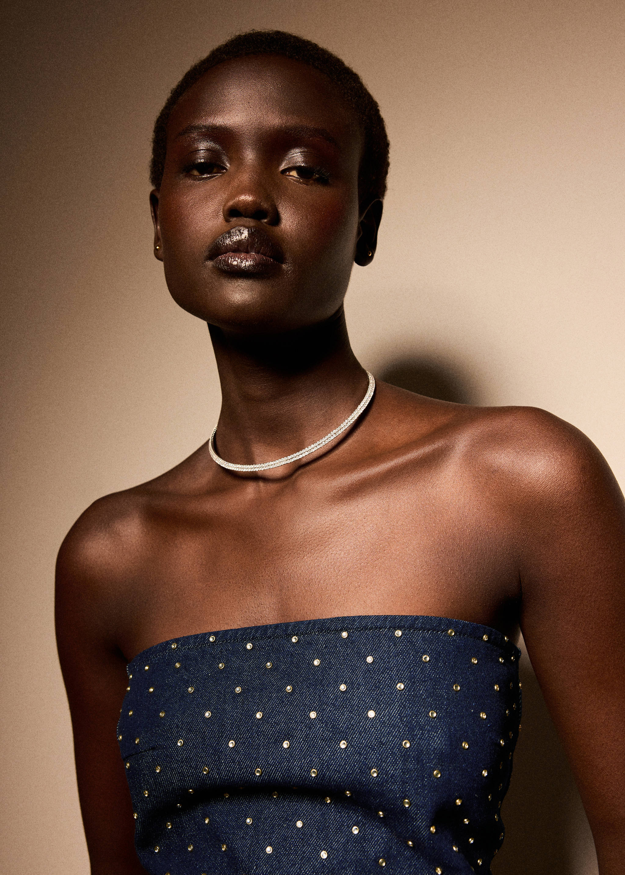 Top en jean strass - Plan moyen