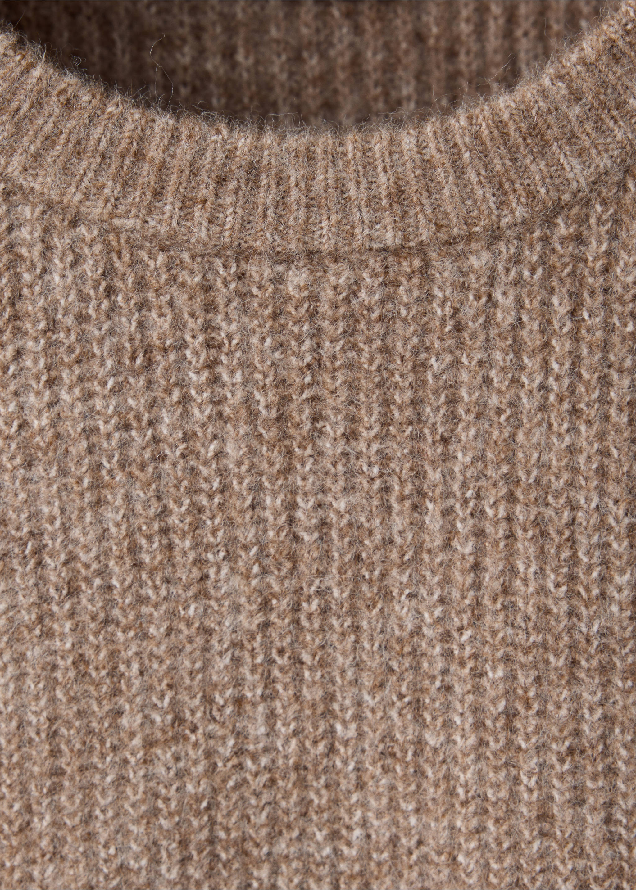 Brown knit vest detail focusing on the ribbed crew neckline, Medium Brown. Ref: 37077809-00.