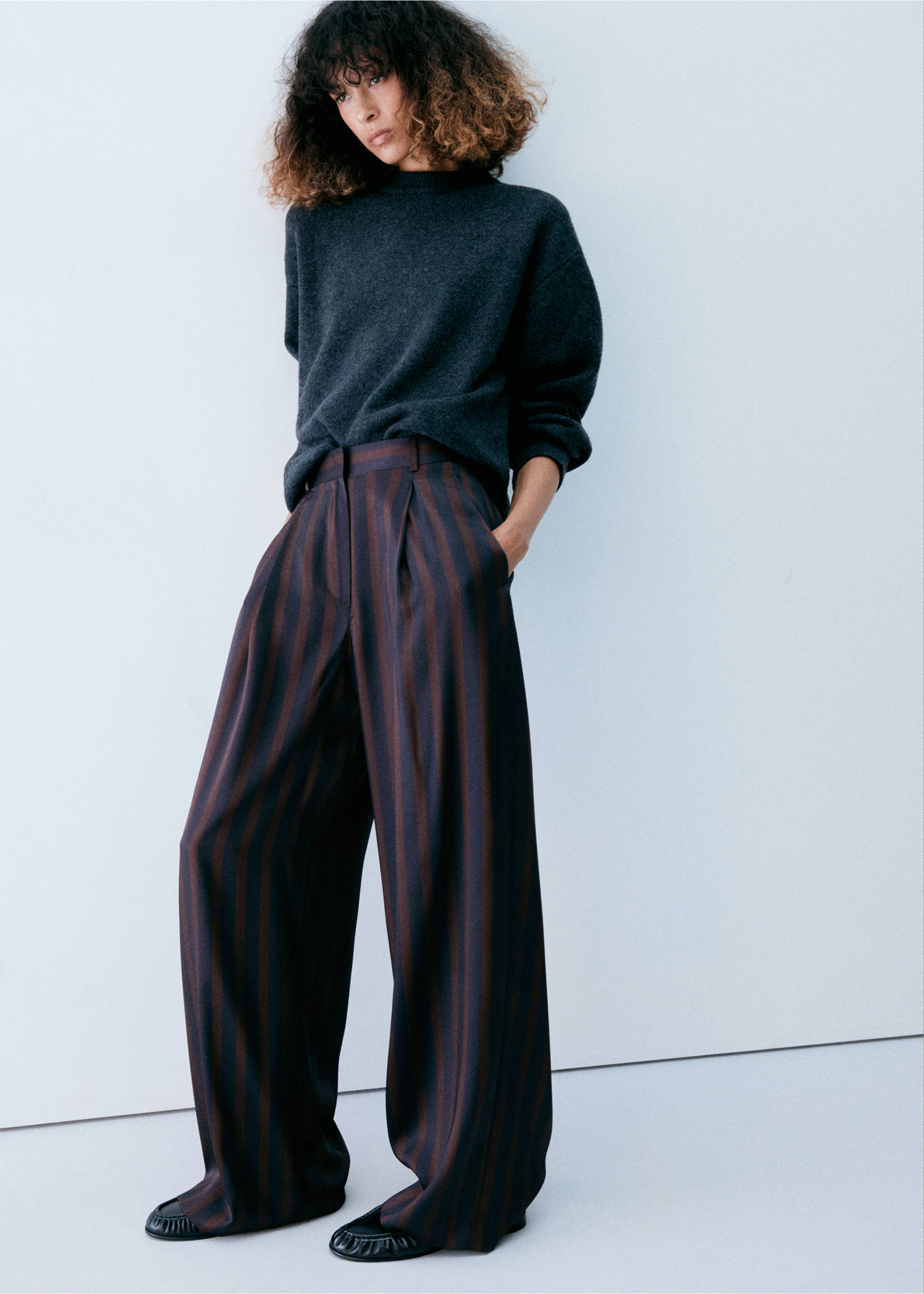 Pleated striped trousers - General plane, Navy. Ref: 37077813-00.