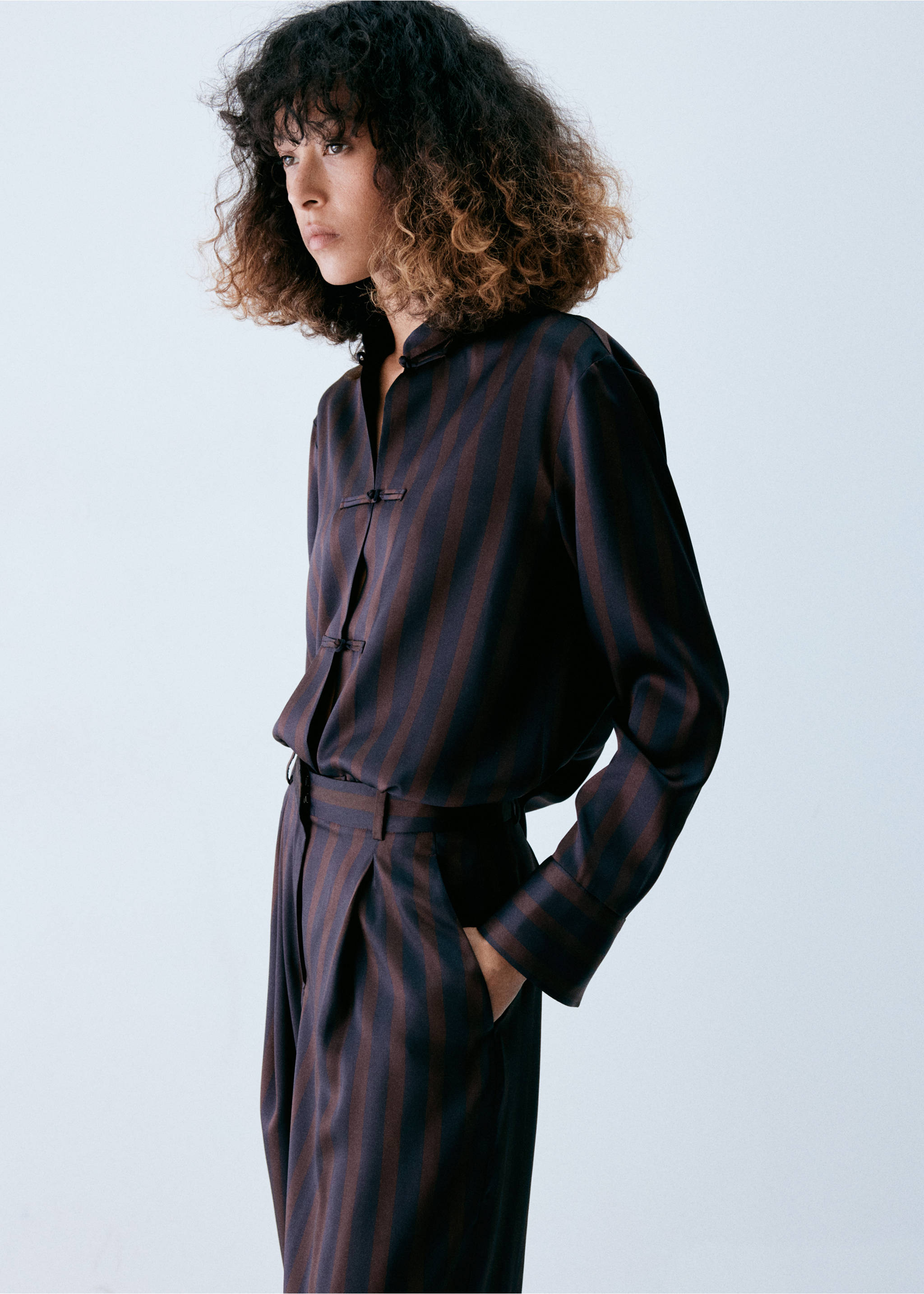 Pleated striped trousers - Details of the article 1, Navy. Ref: 37077813-00.