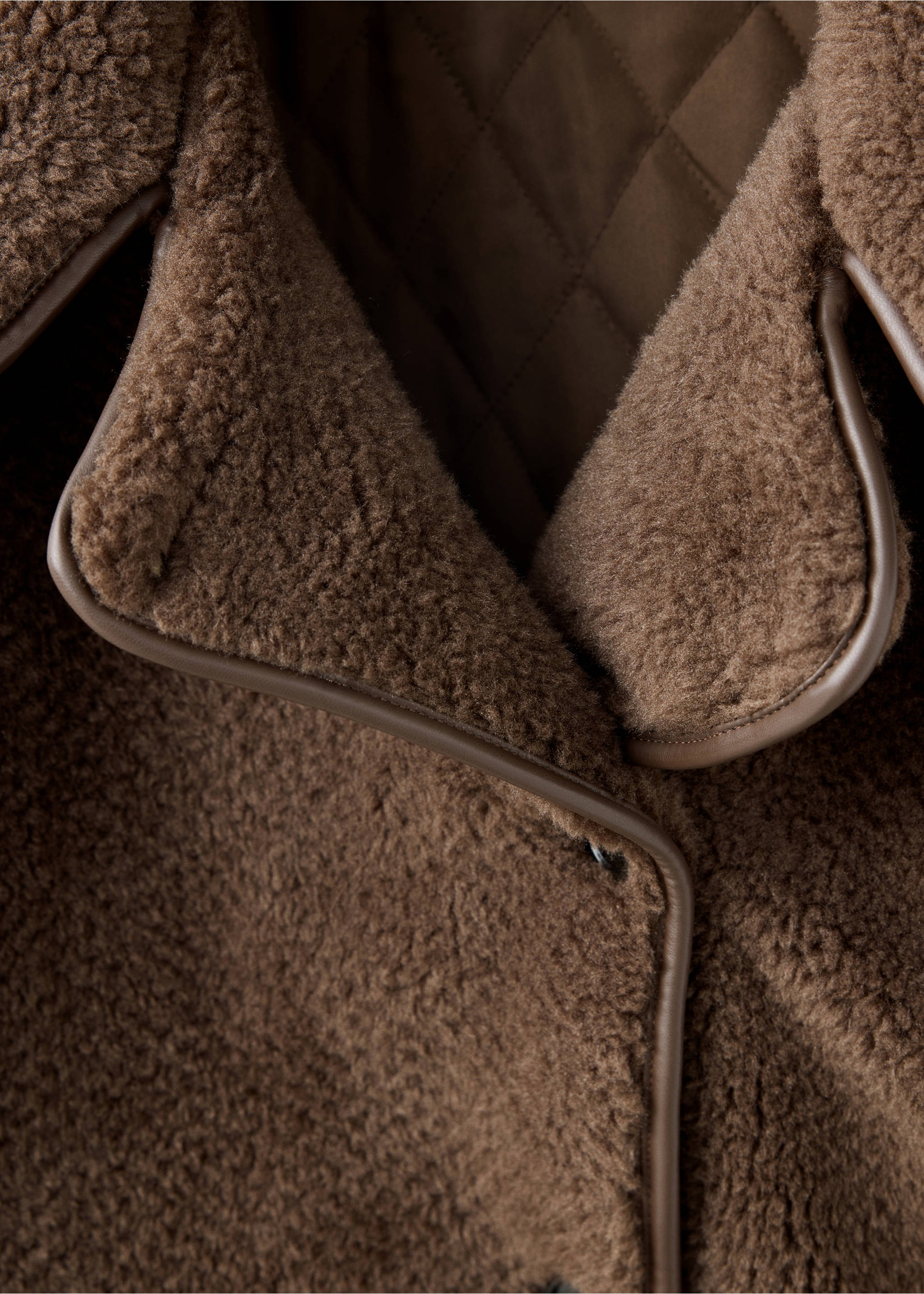 Shearling-effect coat - Details of the article 8, Chocolate. Ref: 37077886-00.