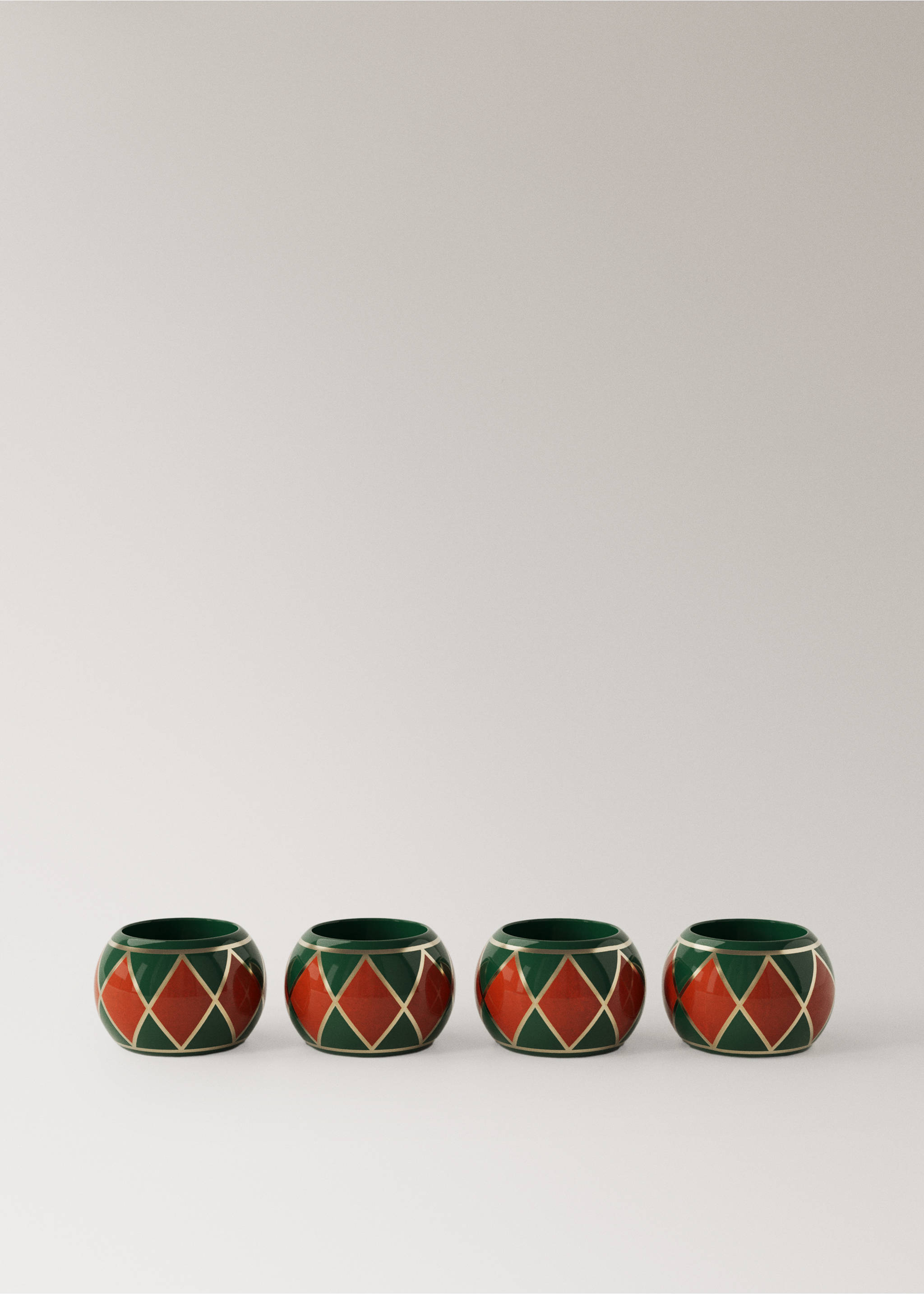 Set van 4 houten servetringen - Artikel zonder model, Bosgroen. Ref: 37077893-00.