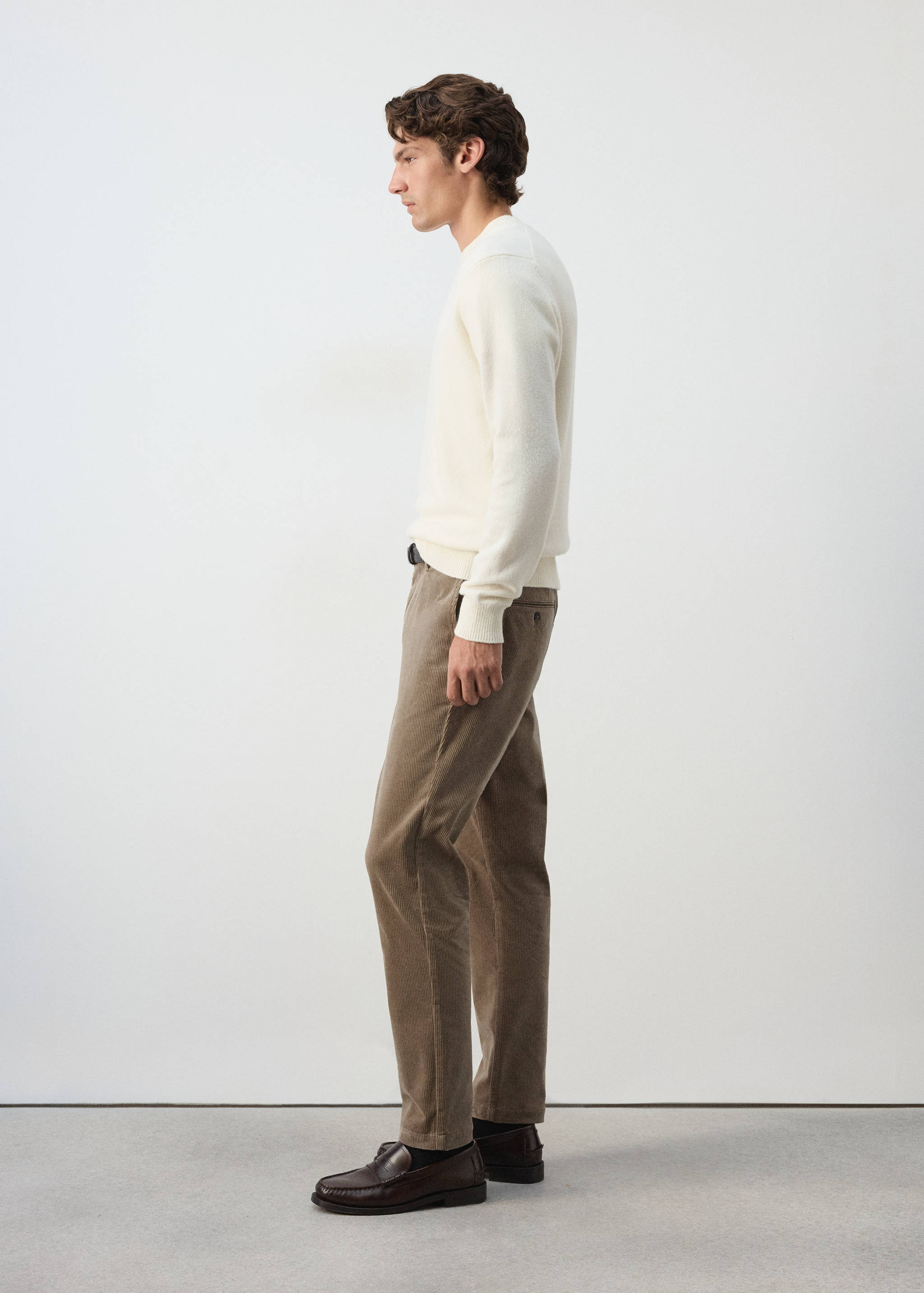 Corduroy slim-fit trousers - Details of the article 2