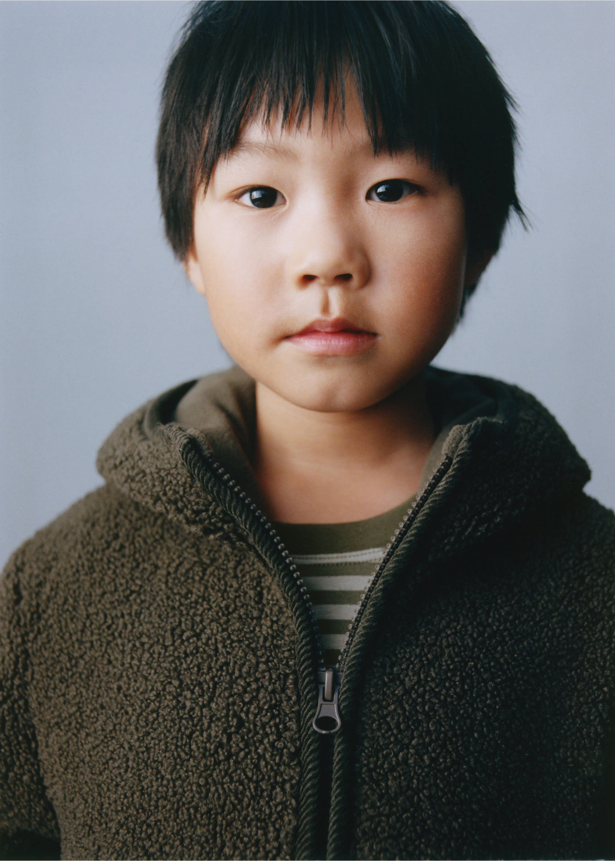 Shearling jacket with hood - Details of the article 5, Khaki. Ref: 37077907-00.