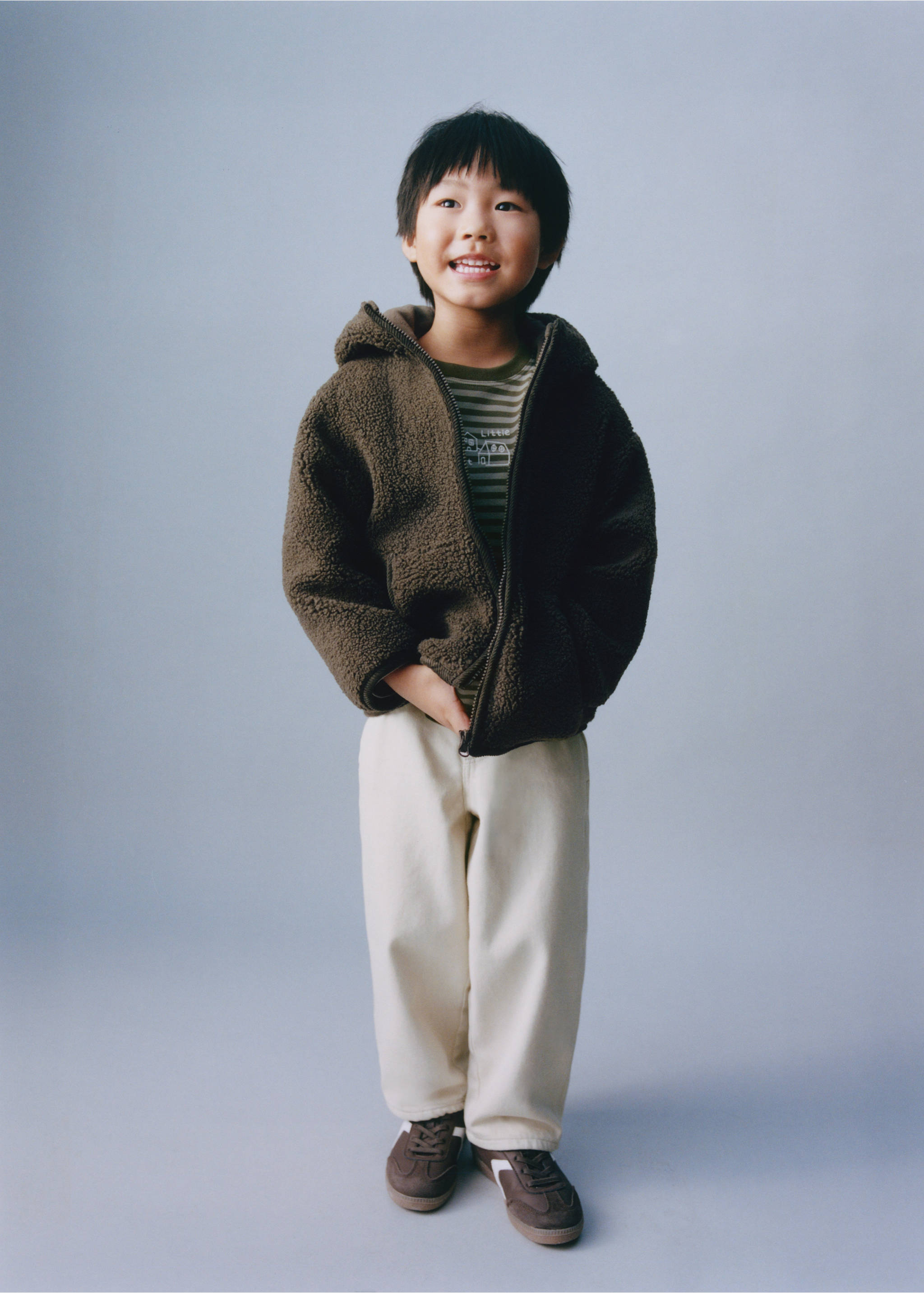 Shearling jacket with hood - Details of the article 6, Khaki. Ref: 37077907-00.