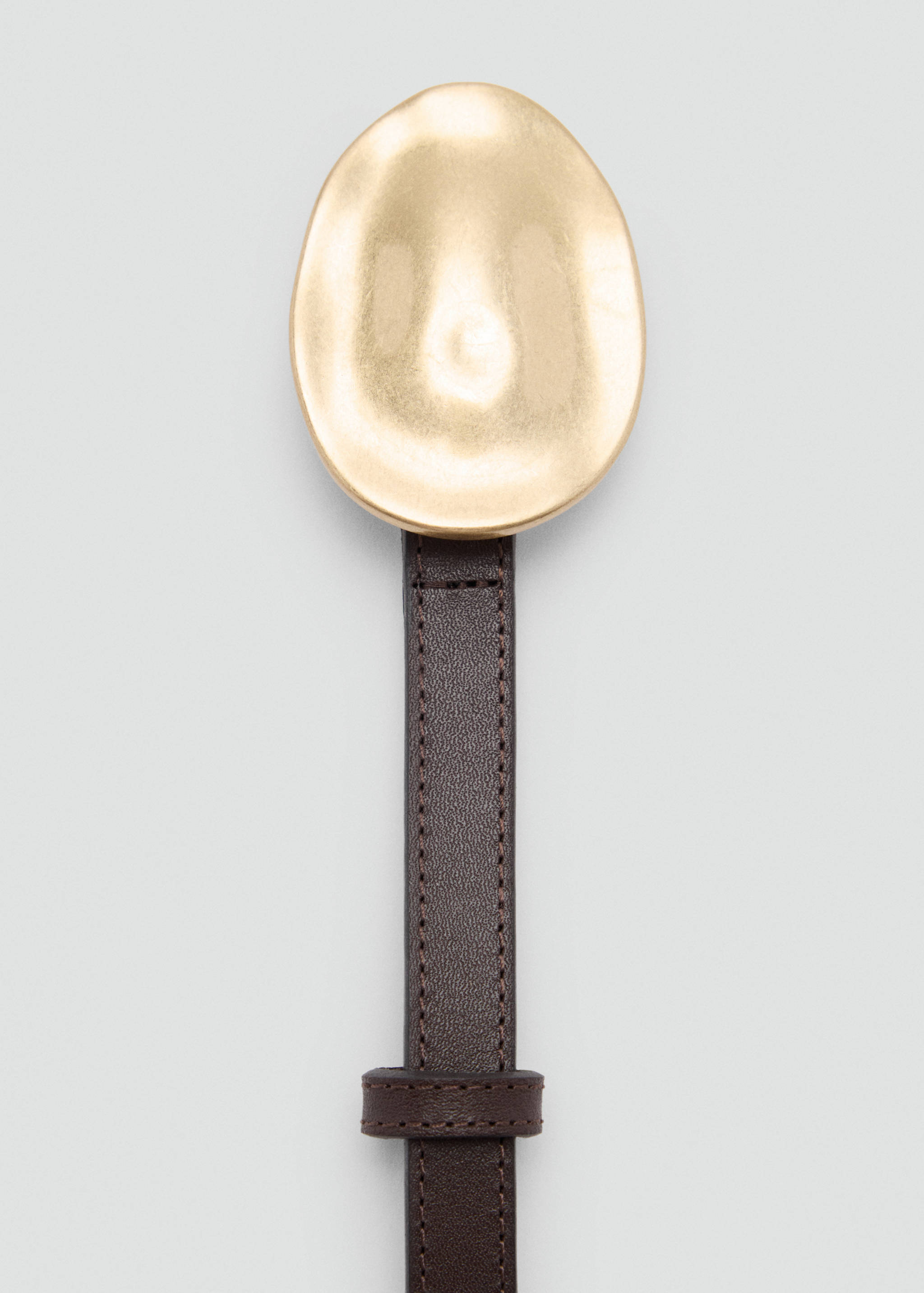 Embossed buckle leather belt - Details of the article 1