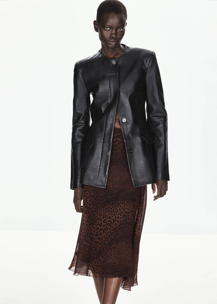 Asymmetric leopard-print skirt by Mango