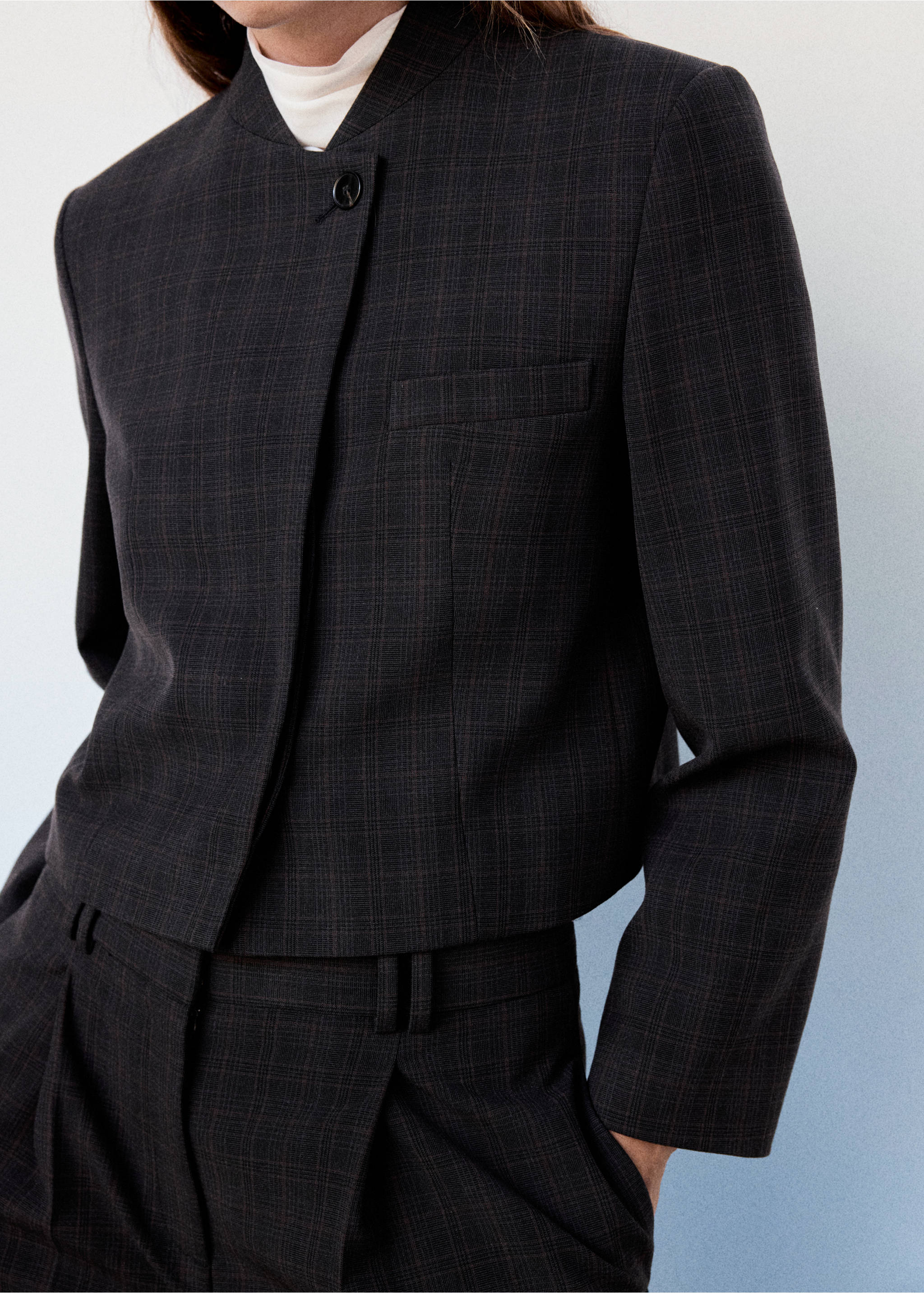 BLAZER VITORIA - Details of the article 1, Brown. Ref: 37077941-00.