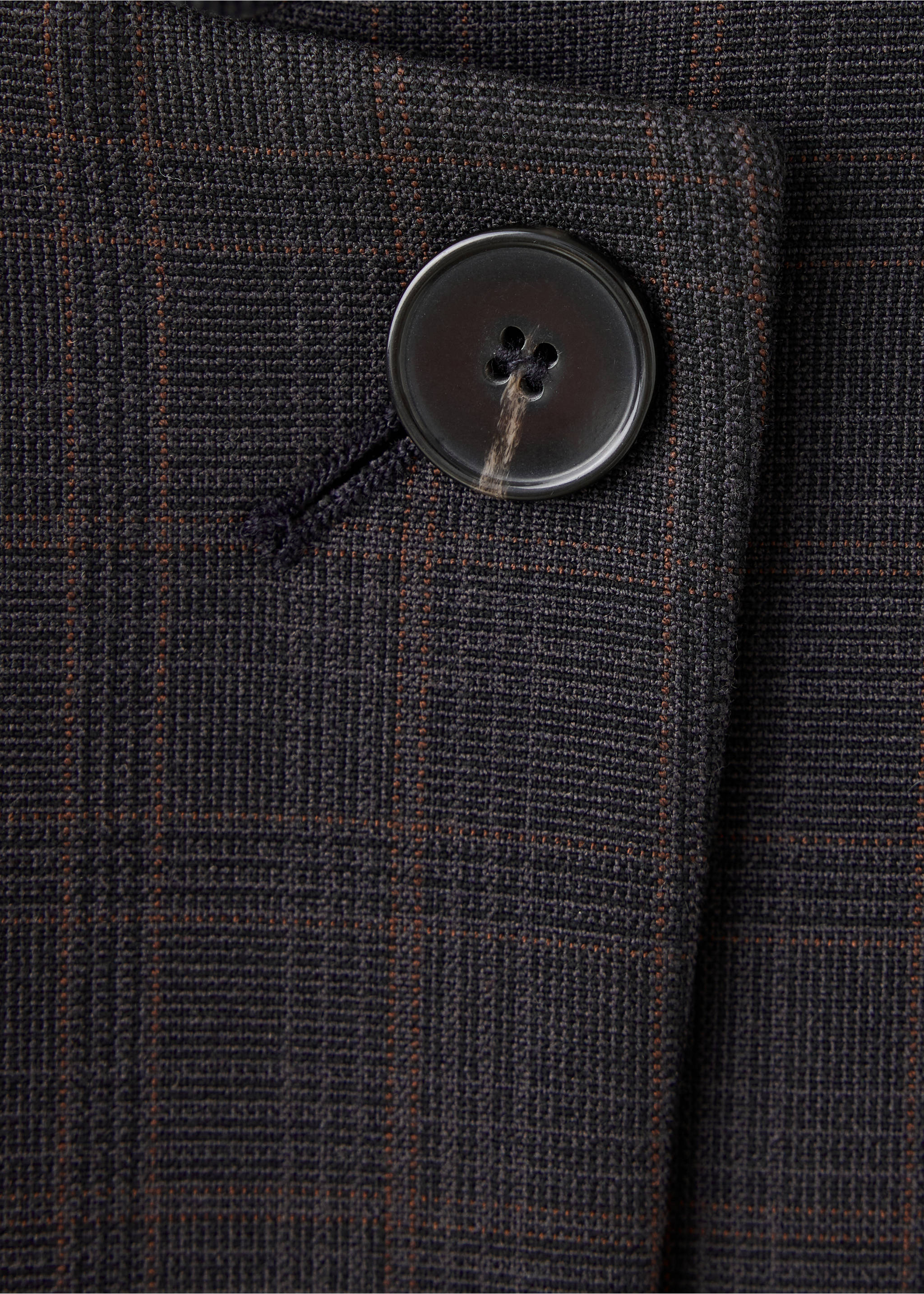 BLAZER VITORIA - Details of the article 8, Brown. Ref: 37077941-00.