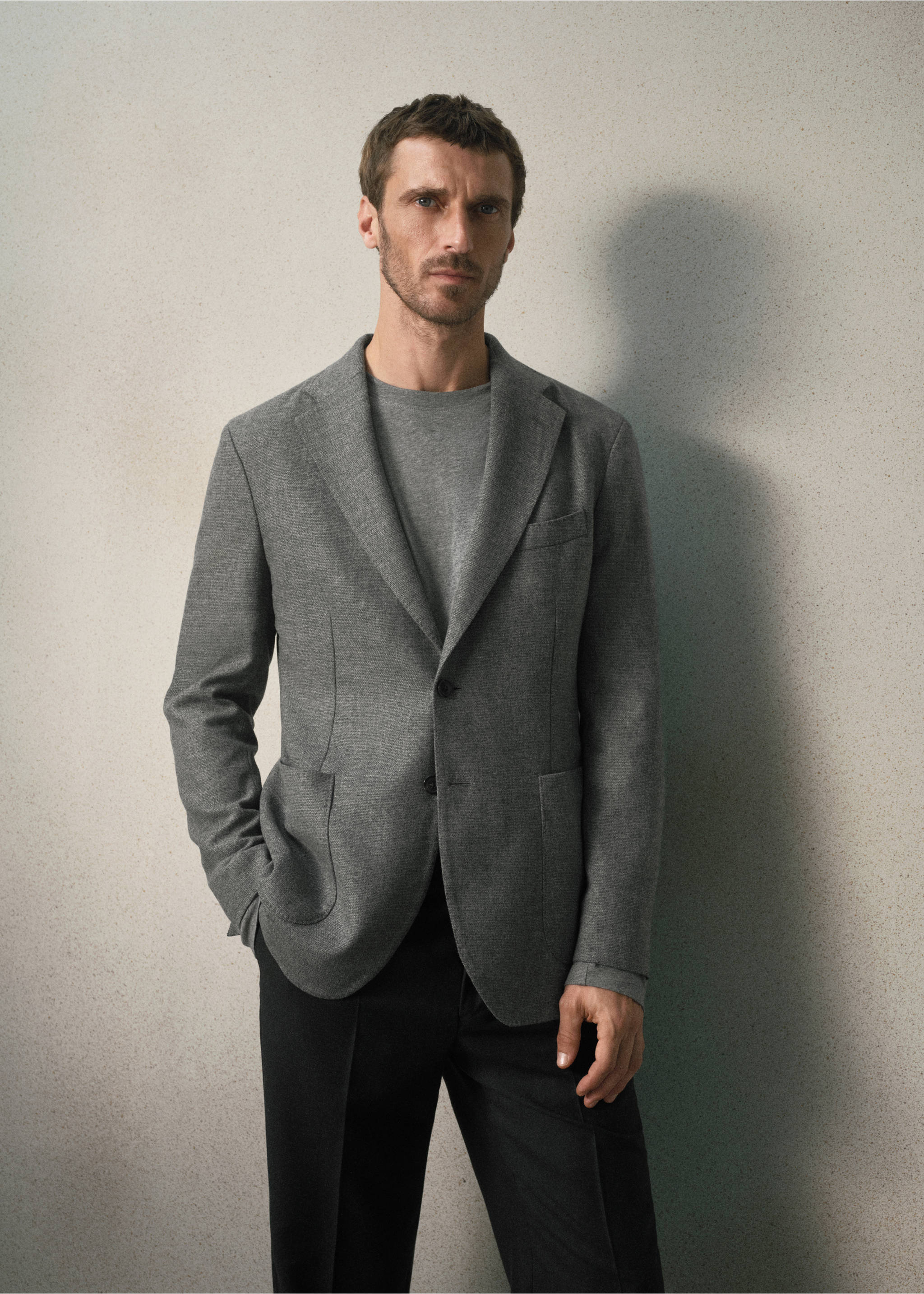 Grey single-breasted blazer with notch lapels and patch pockets., Light Heather Grey. Ref: 37078283-00.