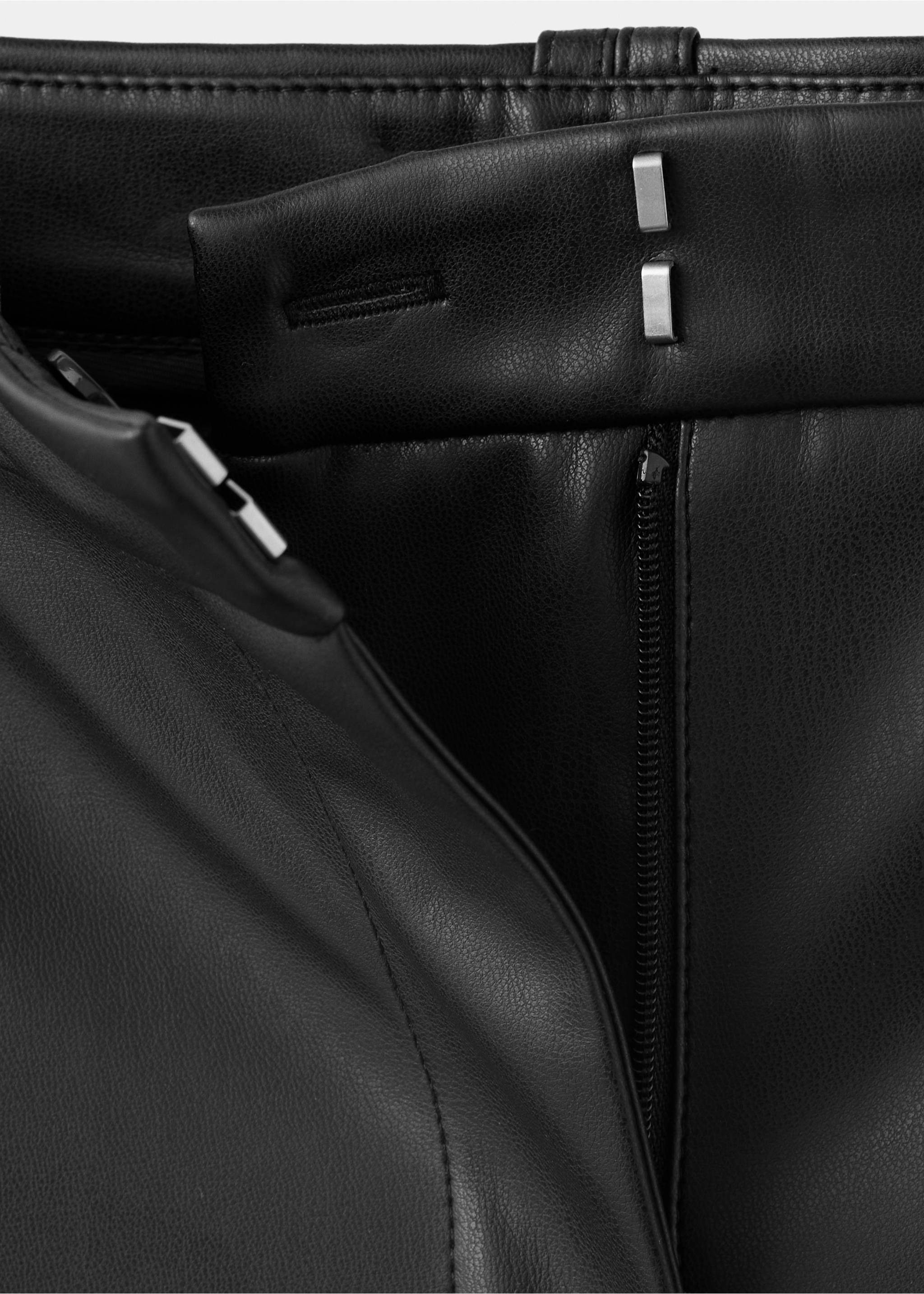 Flared Hose in Lederoptik - Detail des Artikels 8, Schwarz. Ref: 37078631-00.