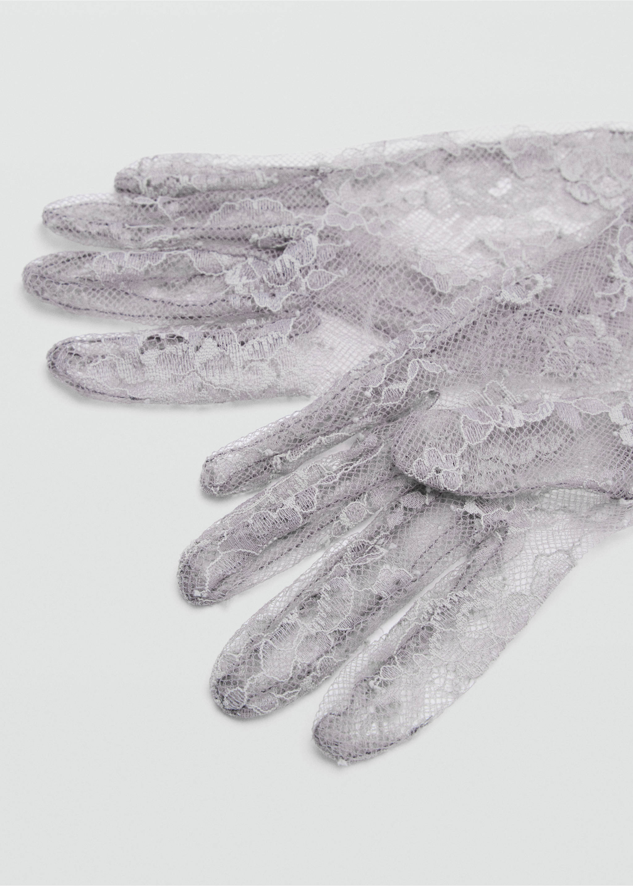 Grey lace gloves with an intricate floral pattern., Grey. Ref: 37078632-00.