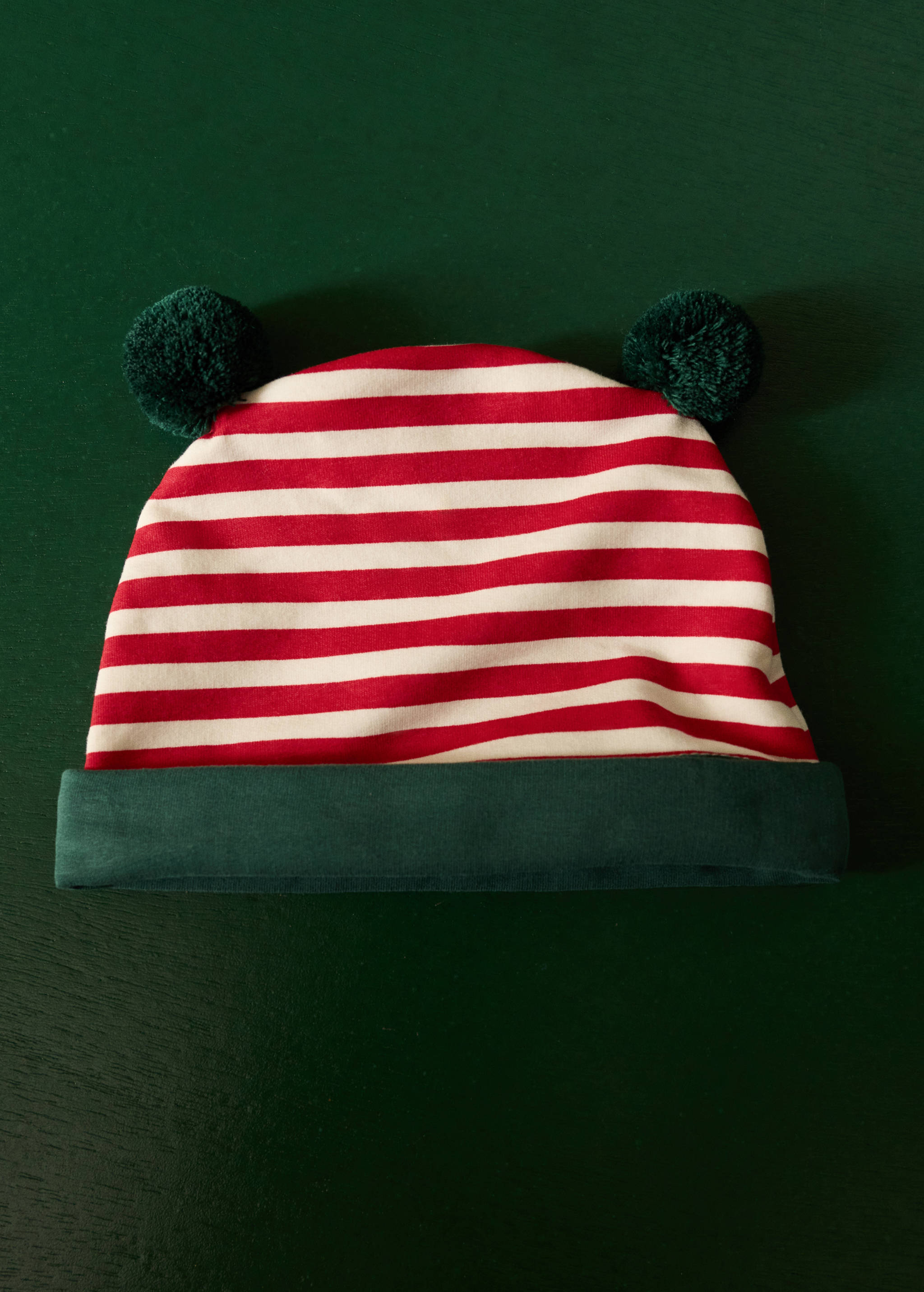 Christmas-themed striped cotton hat - General plane