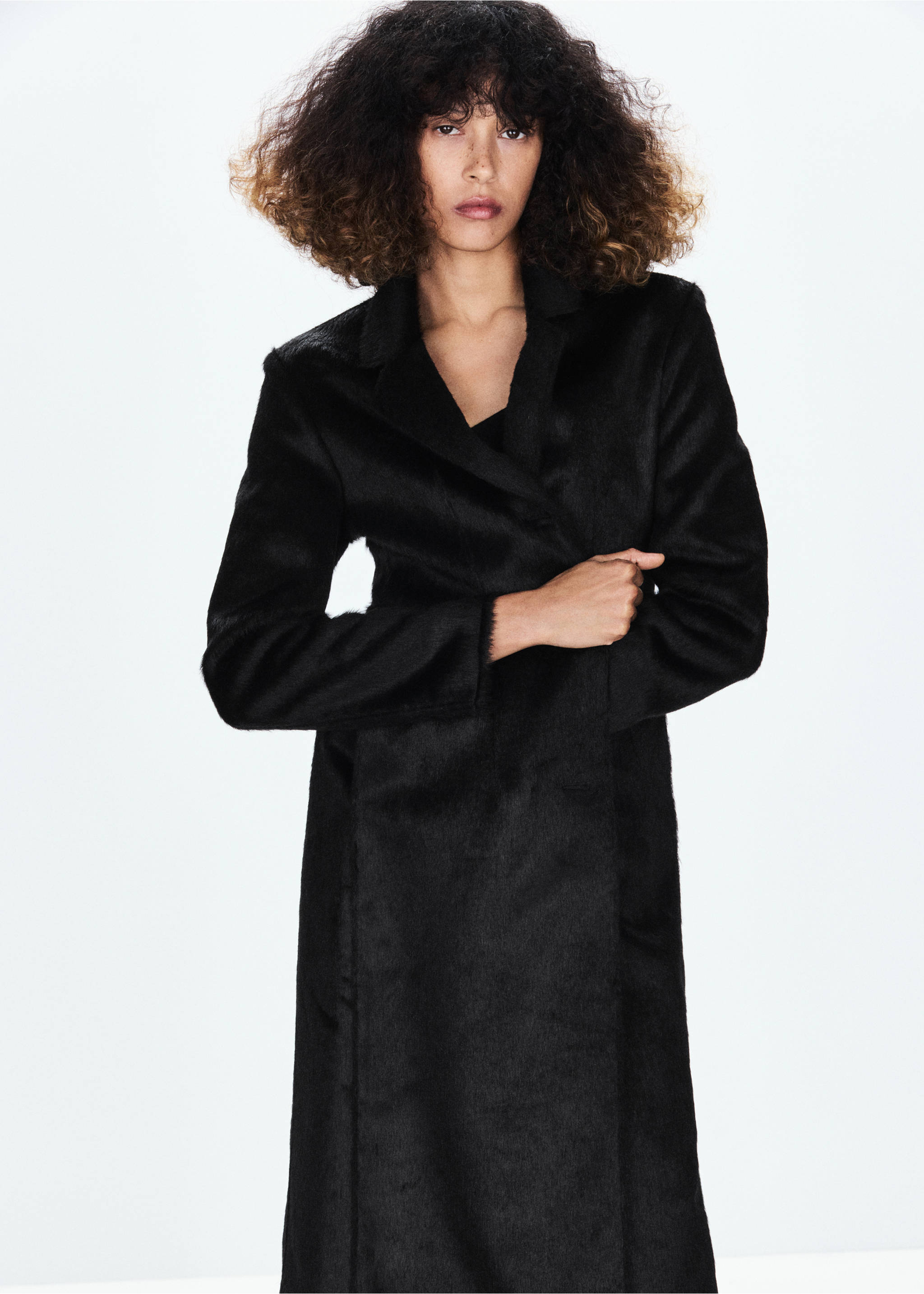 Manteau midi en fausse fourrure - Plan moyen, Noir. Ref: 37079115-00.