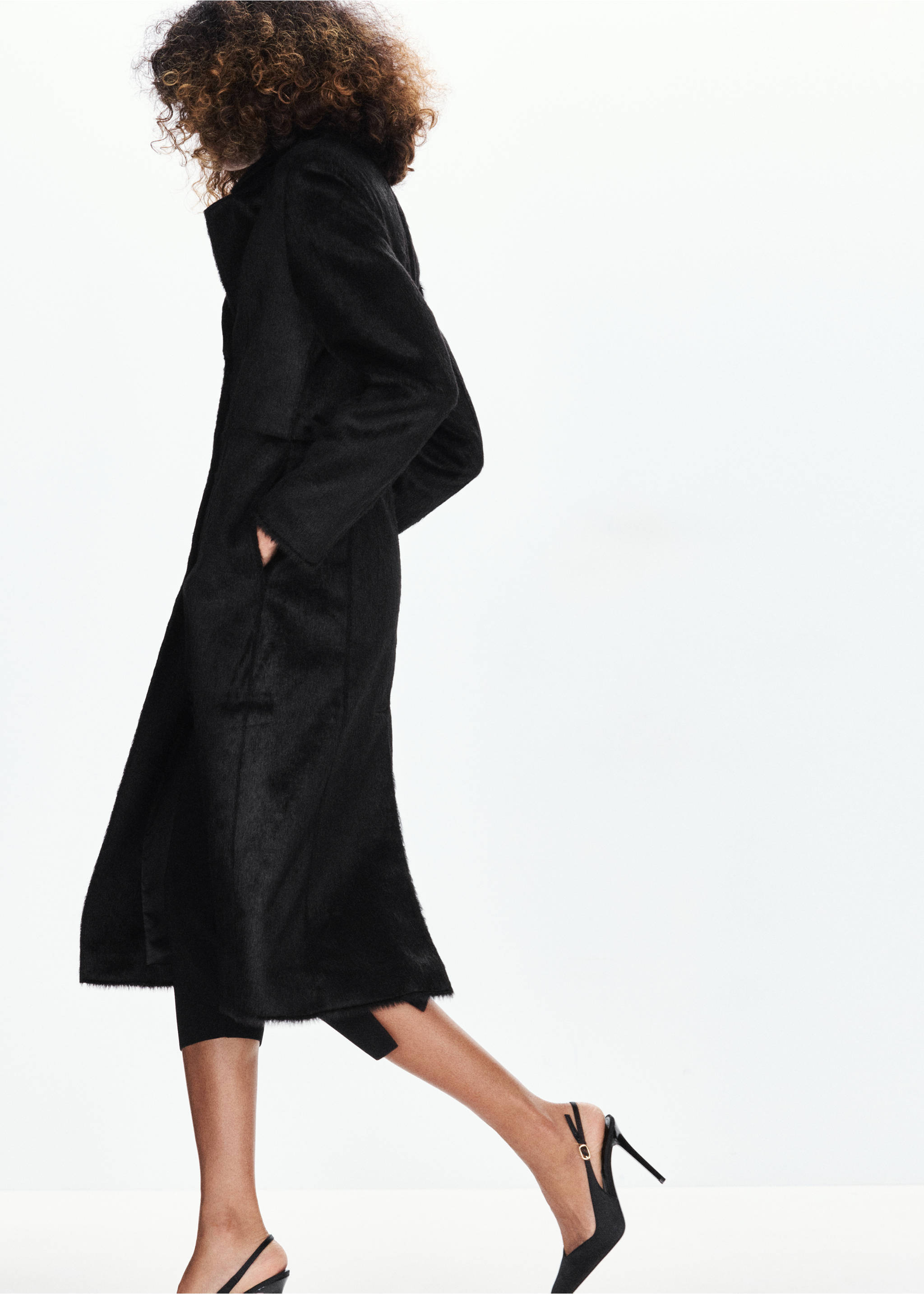 Manteau midi en fausse fourrure - Détail de l'article 3, Noir. Ref: 37079115-00.