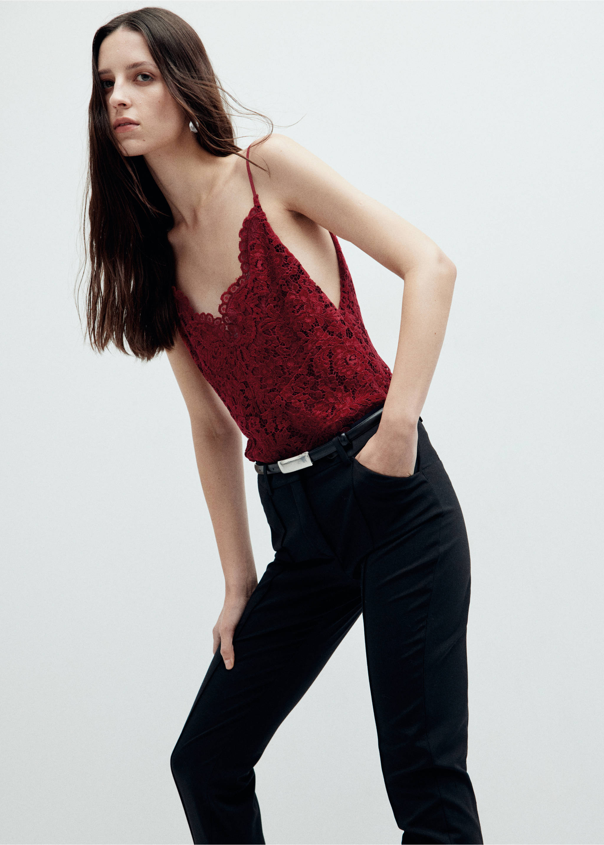 Burgundy lace camisole top with thin straps and a scalloped V-neckline., Red. Ref: 37079129-00.