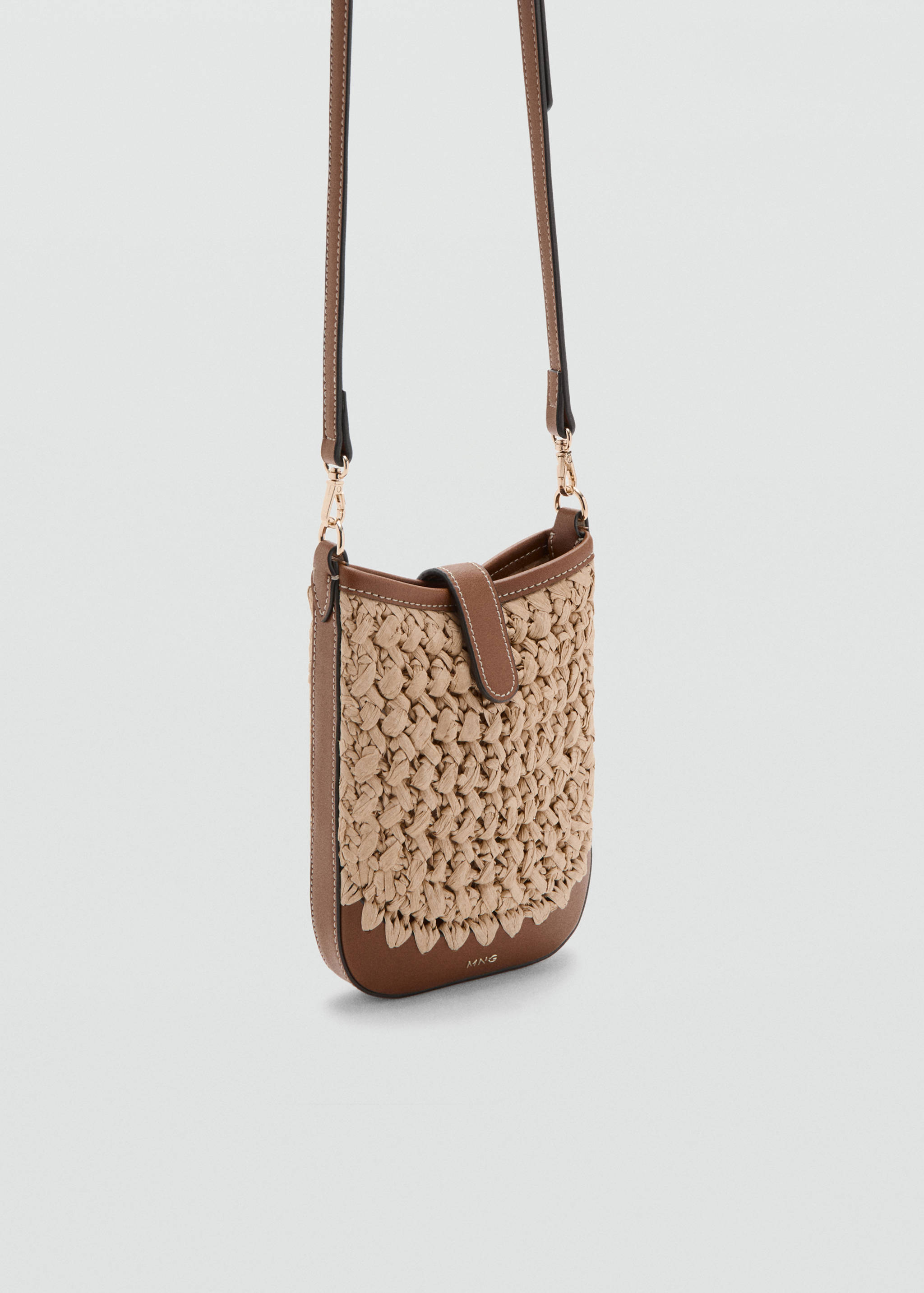 Чехол для телефона с плечевым ремнем - Средний план