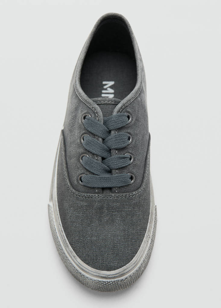 Worn-effect sports outfit — Grey