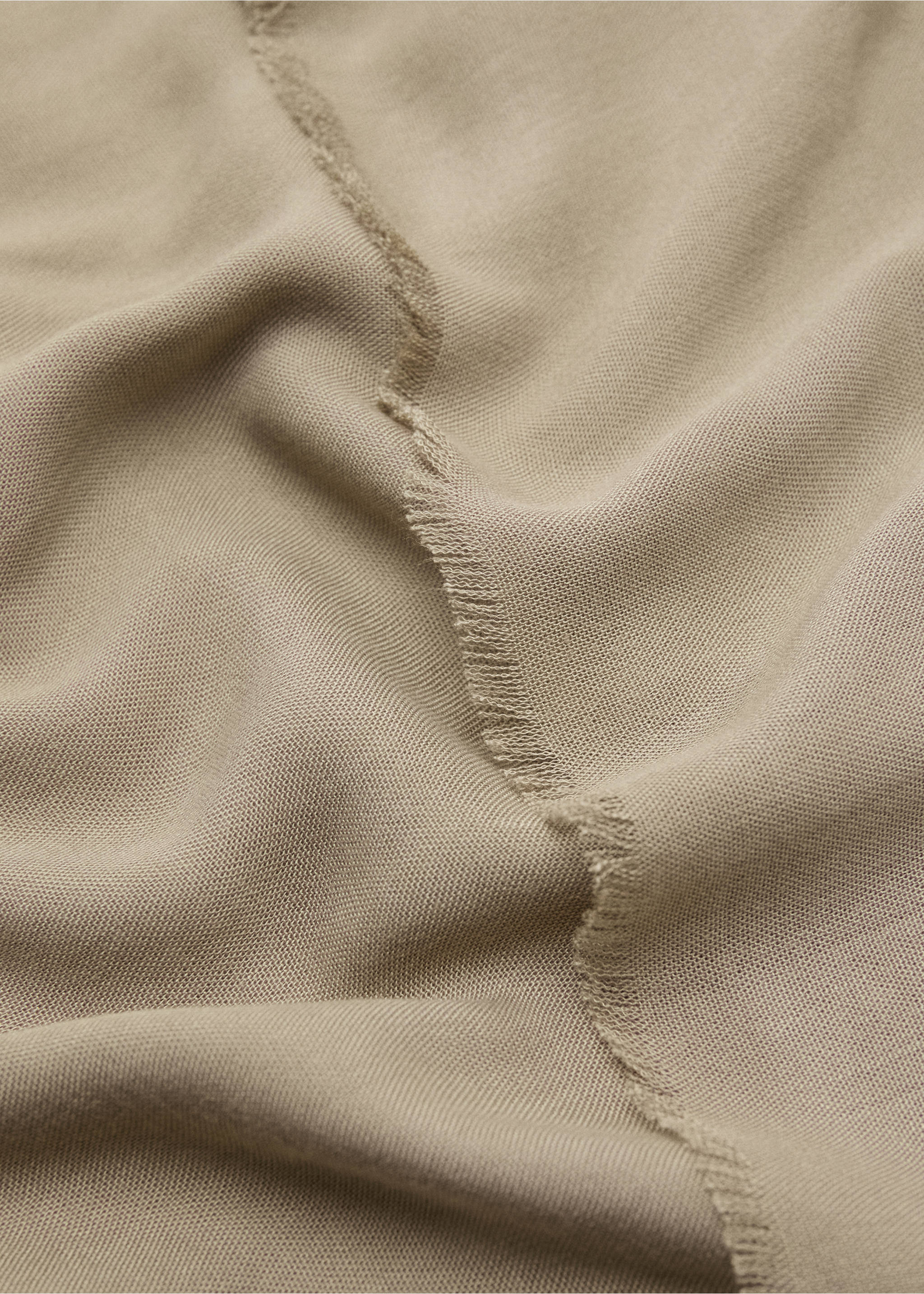 Frayed edge scarf - Details of the article 1, Medium Brown. Ref: 37081331-00.