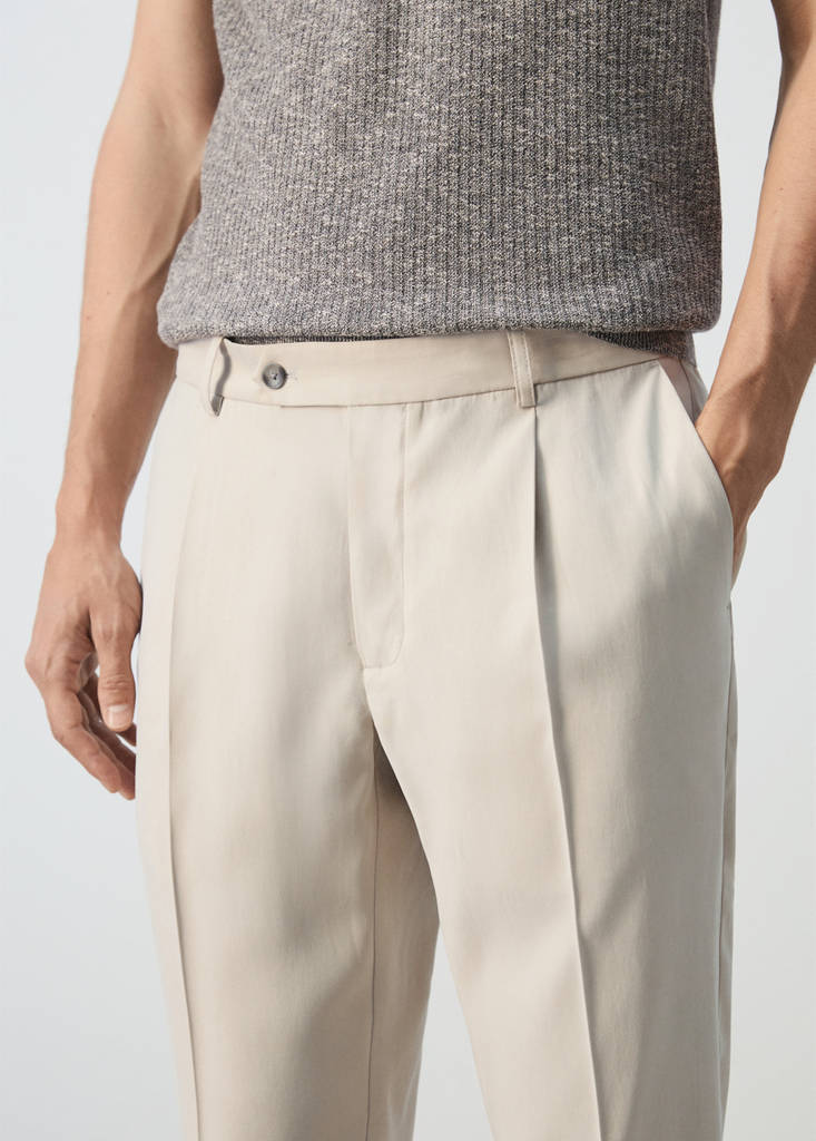 Regular-fit pleated trousers — Ivory White