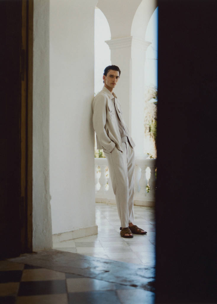 Regular-fit pleated trousers — Ivory White