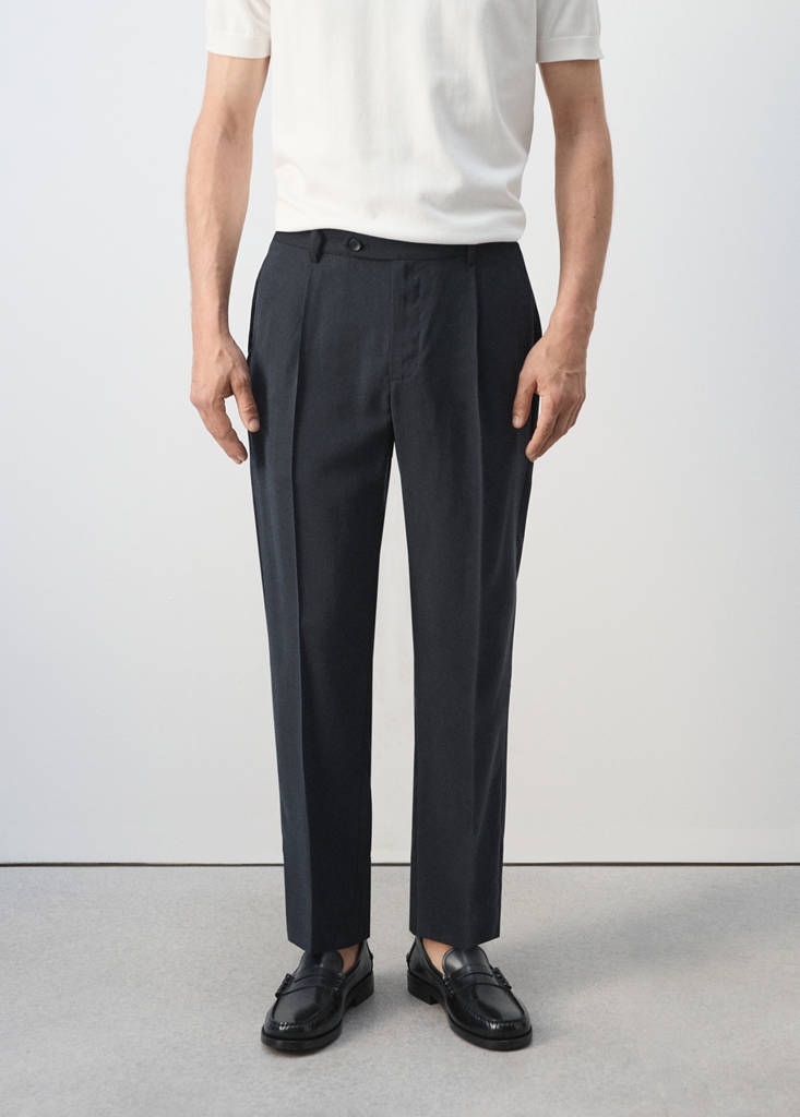 Regular-fit pleated trousers — Navy